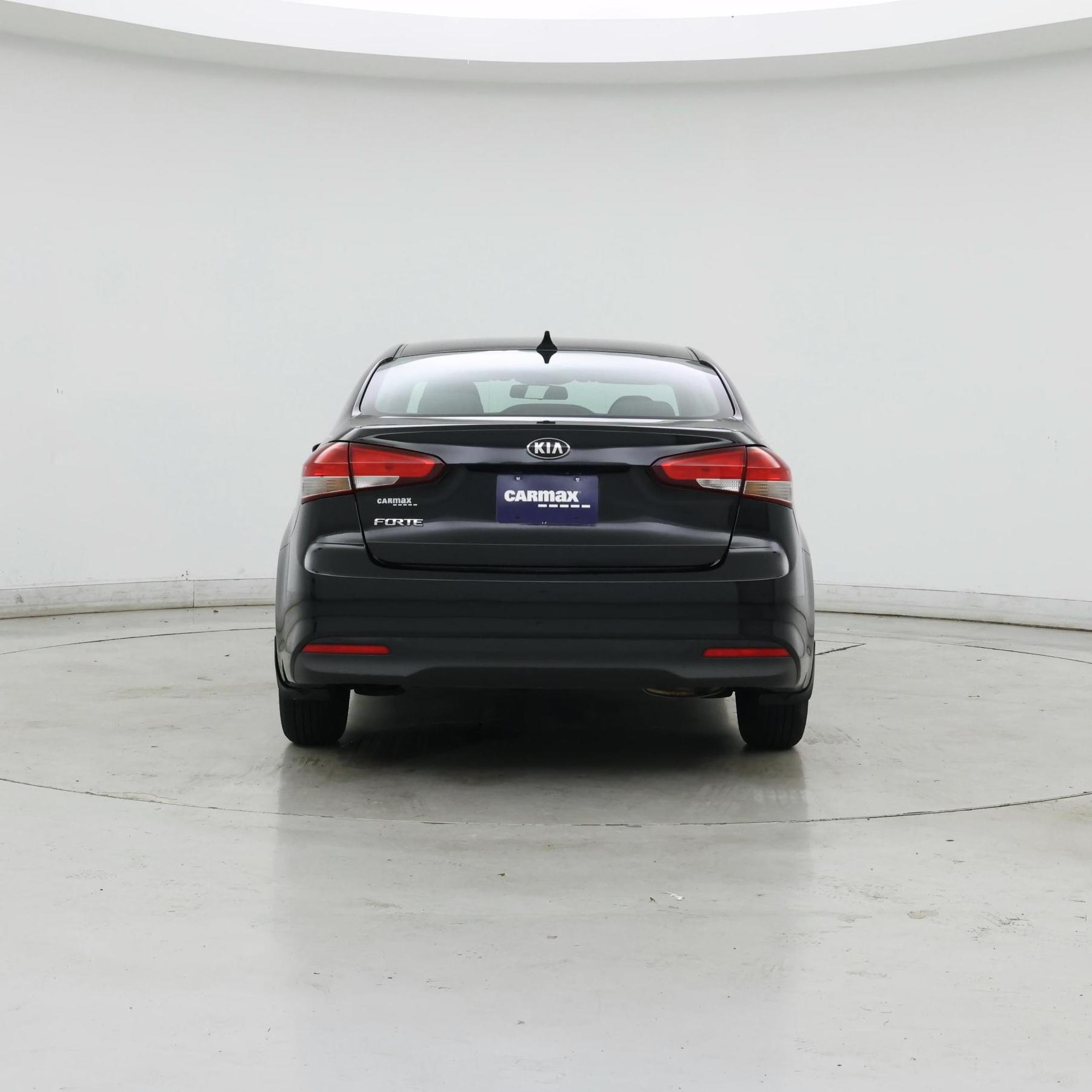 Thumbnail: 2017 Kia Forte - 6