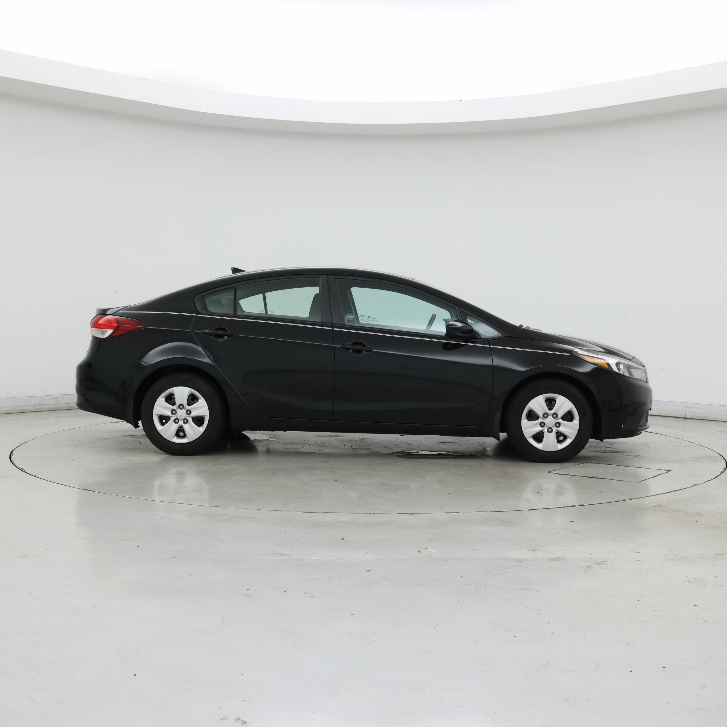 Thumbnail: 2017 Kia Forte - 7