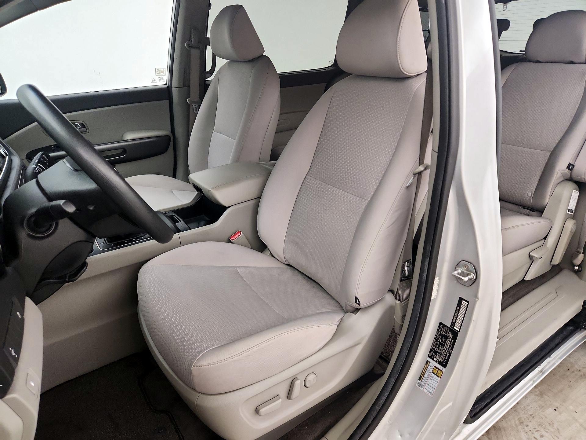 Thumbnail: 2016 Kia Sedona - 11