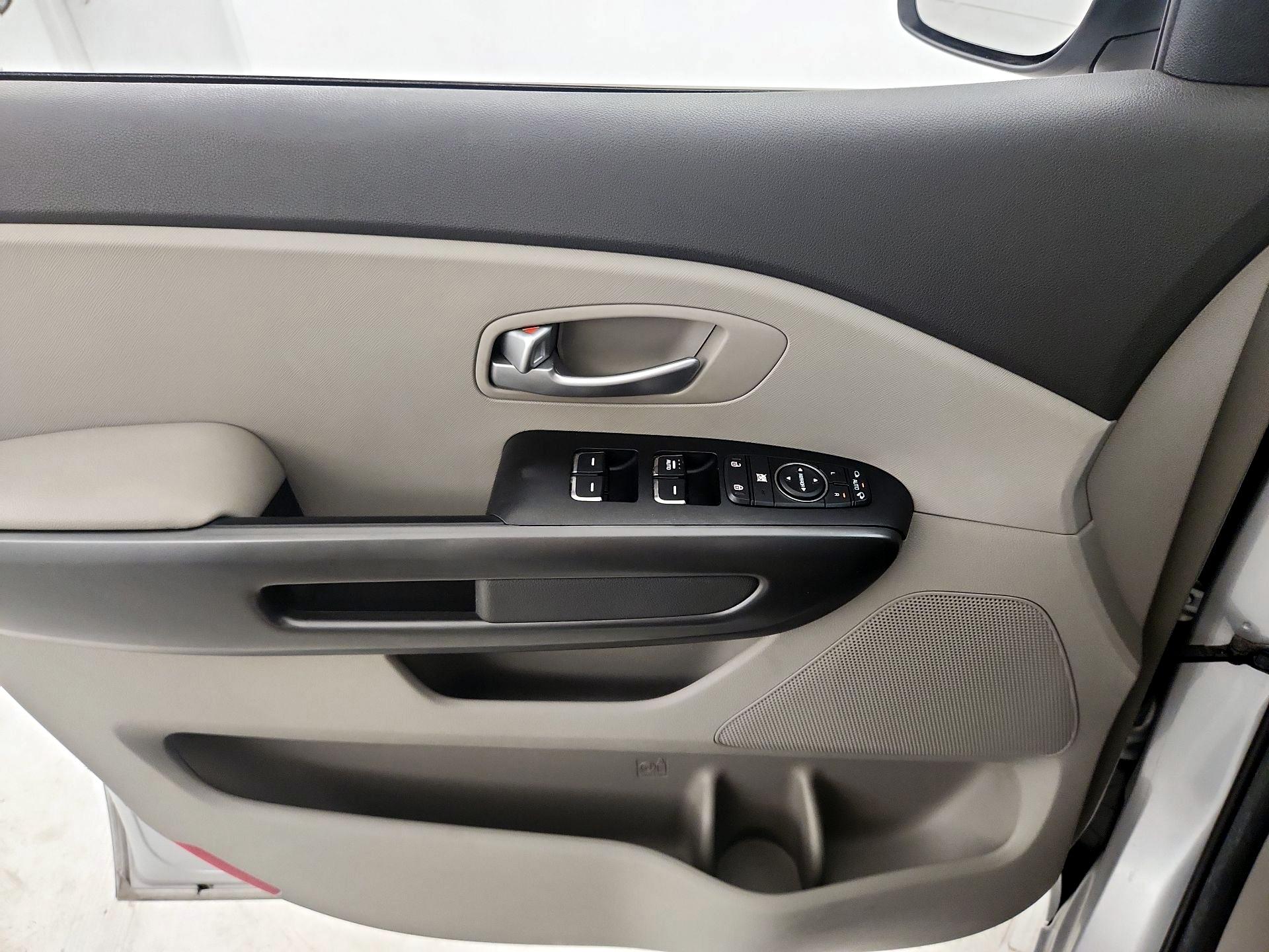 Thumbnail: 2016 Kia Sedona - 12