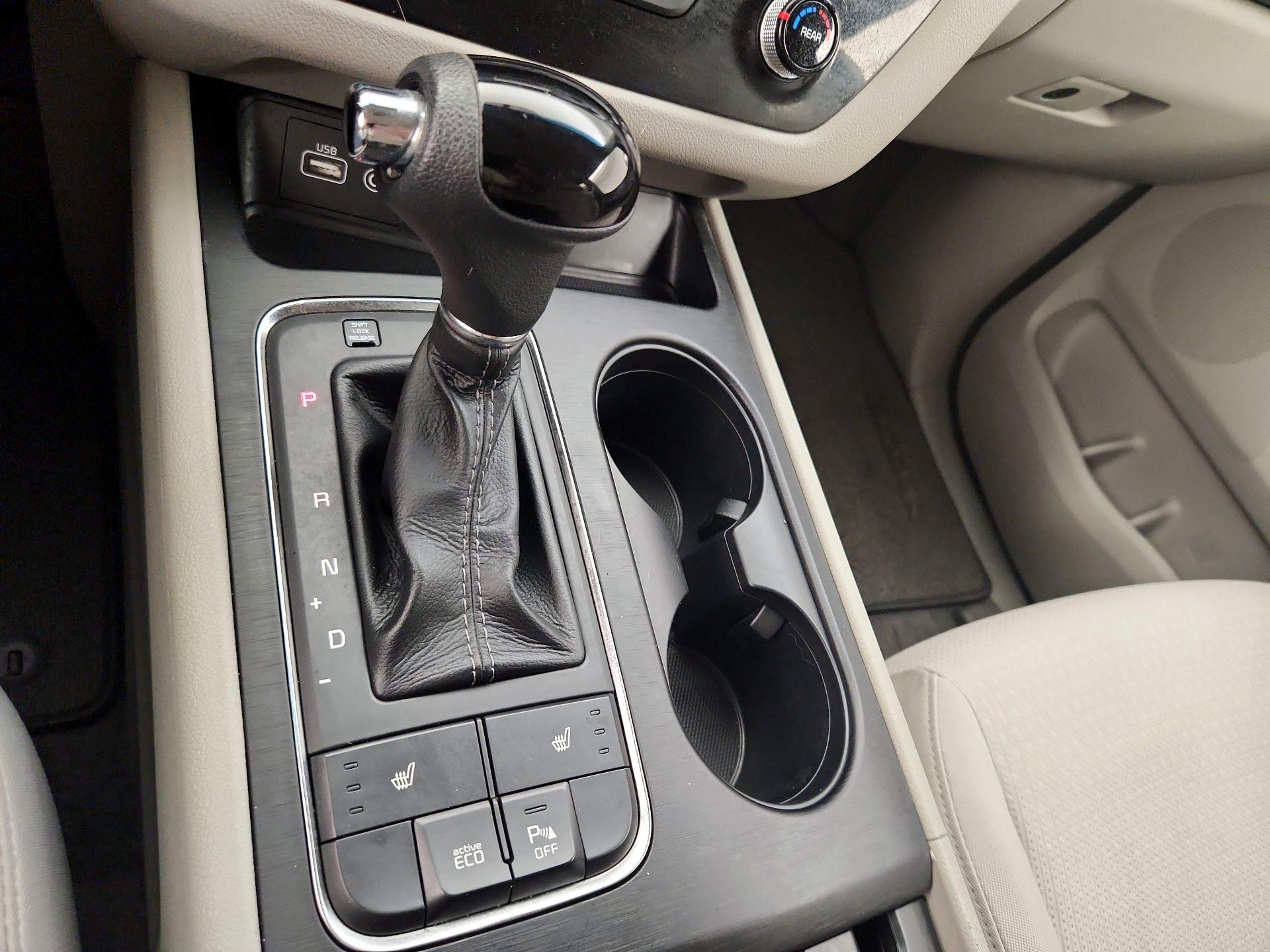 Thumbnail: 2016 Kia Sedona - 17