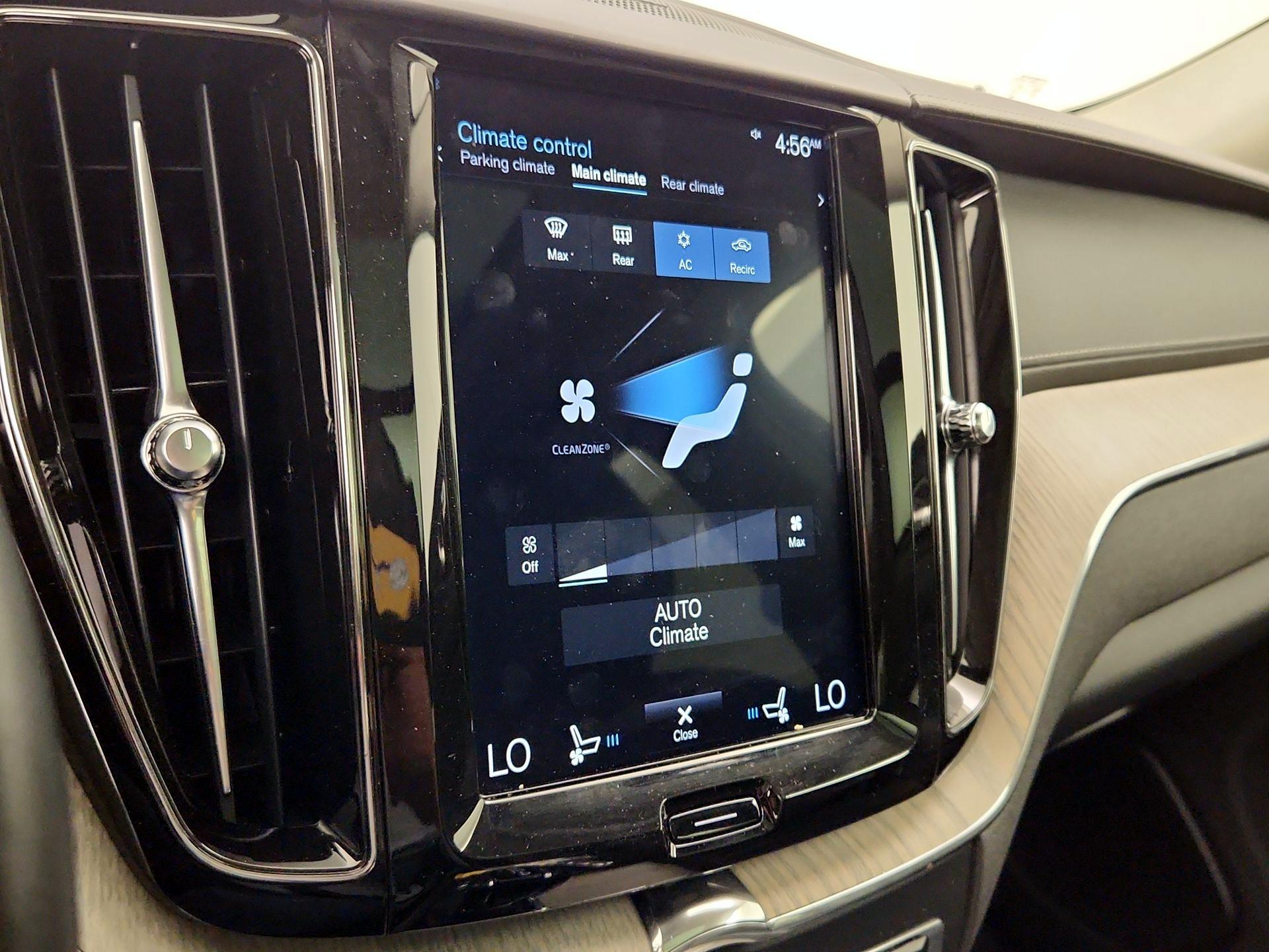 Thumbnail: 2019 Volvo XC60 - 17