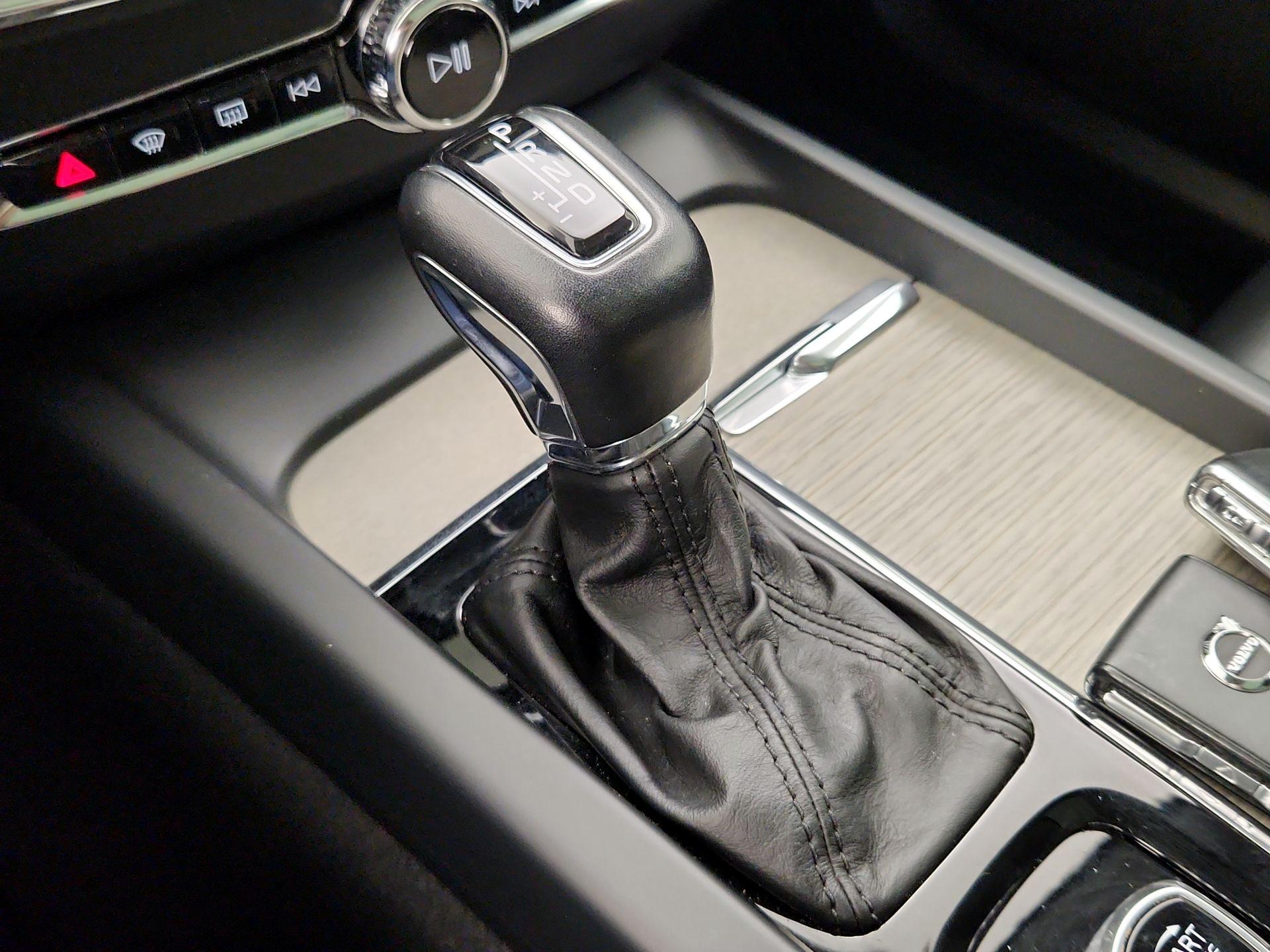Thumbnail: 2019 Volvo XC60 - 18