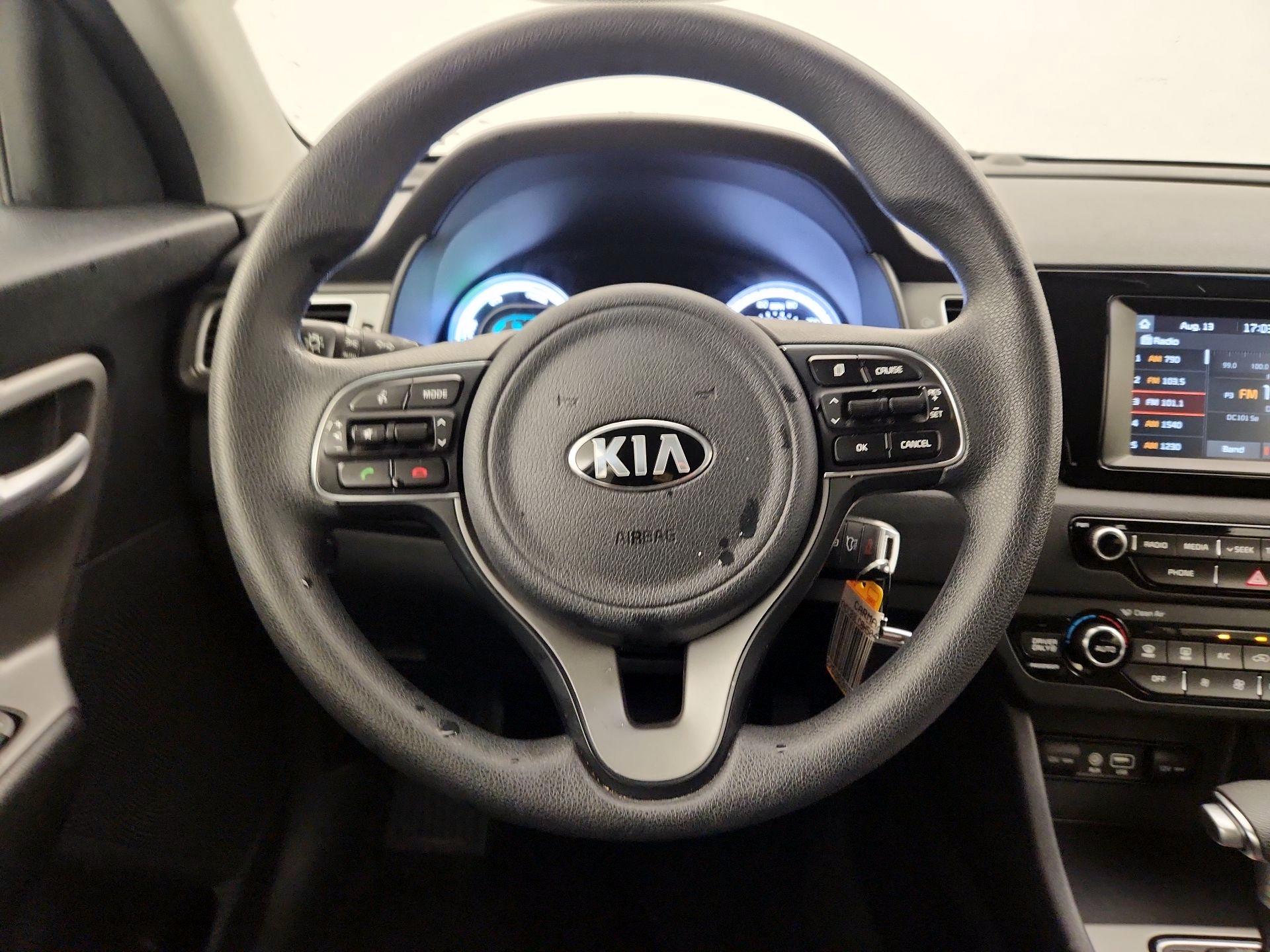 Thumbnail: 2017 Kia Niro - 9
