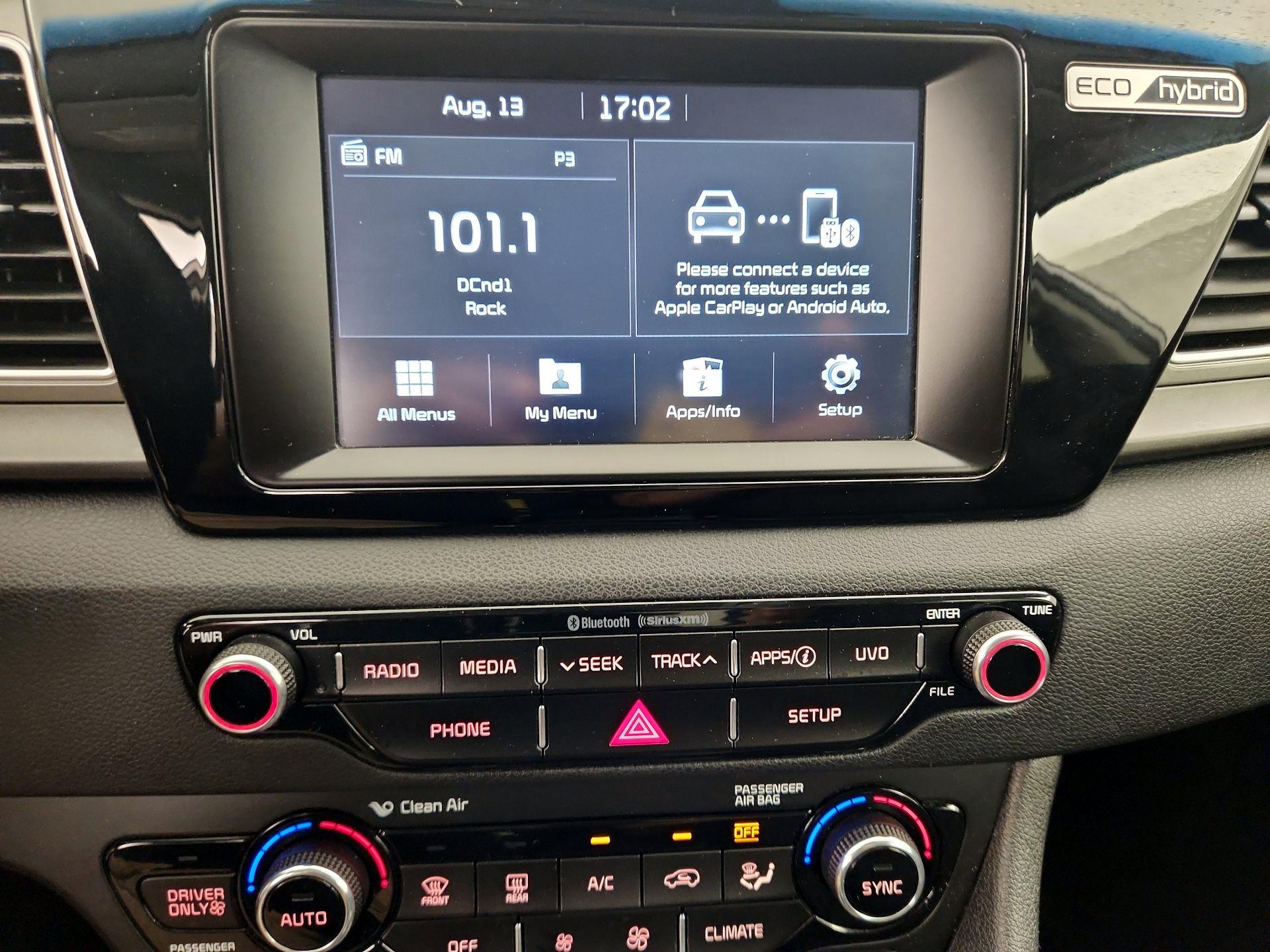 Thumbnail: 2017 Kia Niro - 15