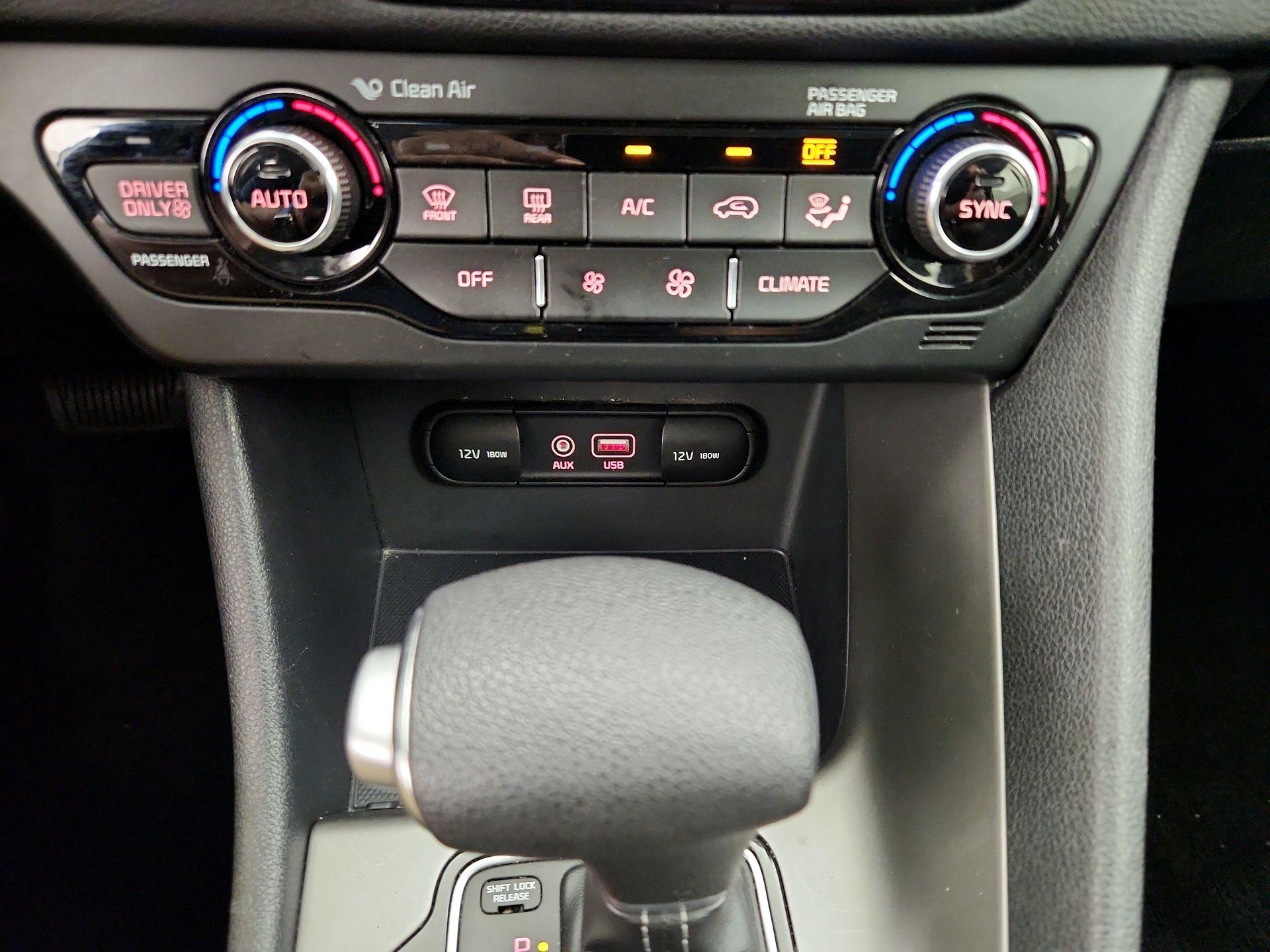 Thumbnail: 2017 Kia Niro - 16