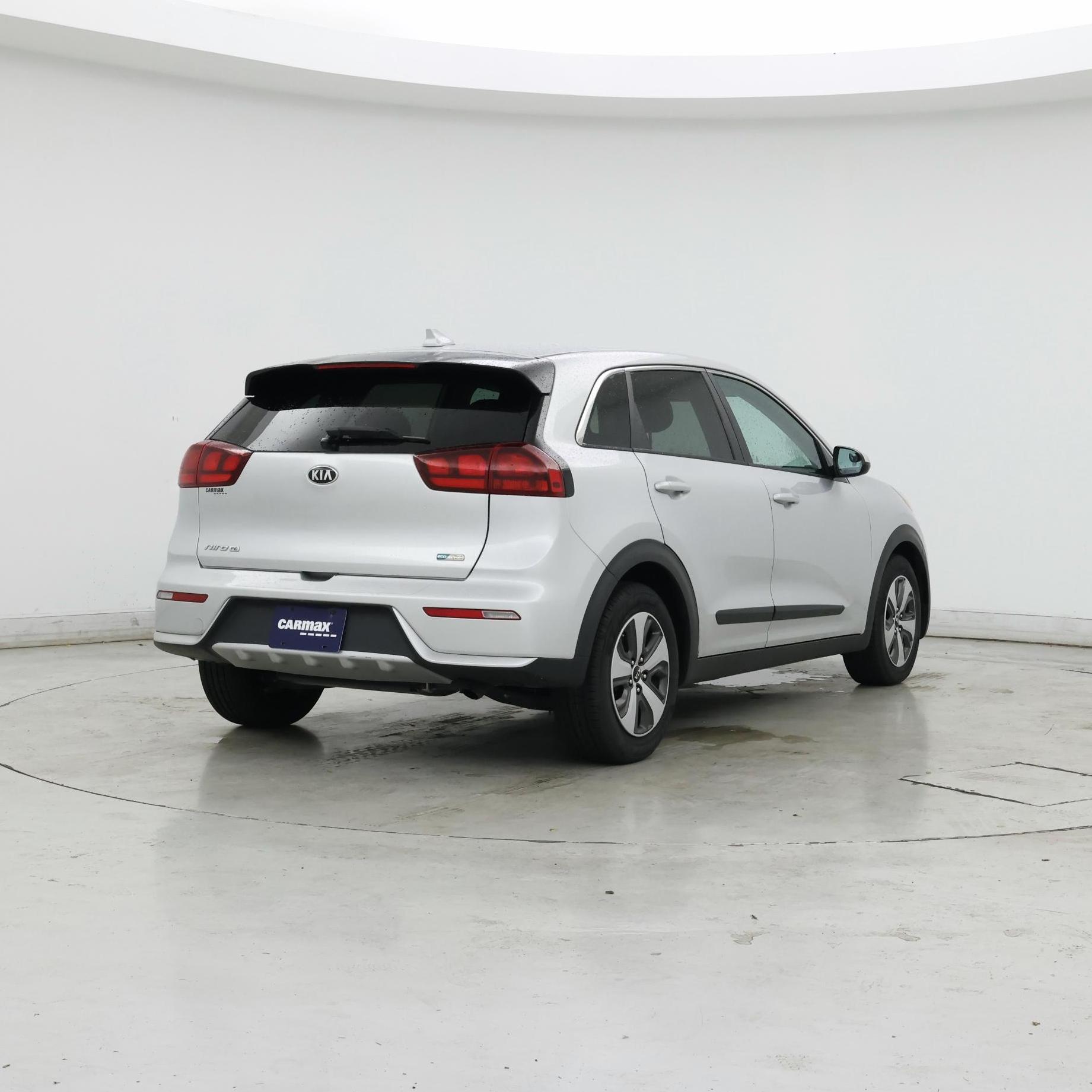 Thumbnail: 2017 Kia Niro - 8