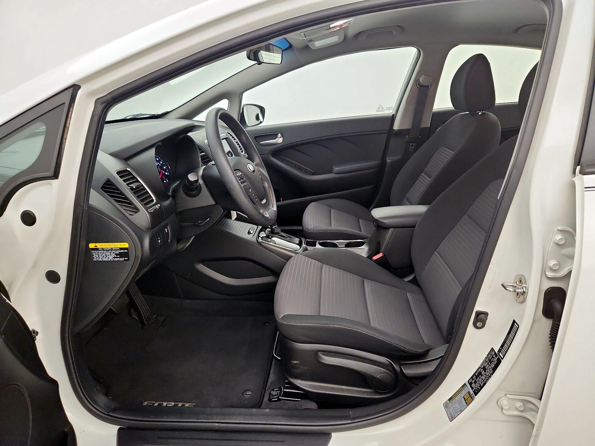 Thumbnail: 2018 Kia Forte - 11