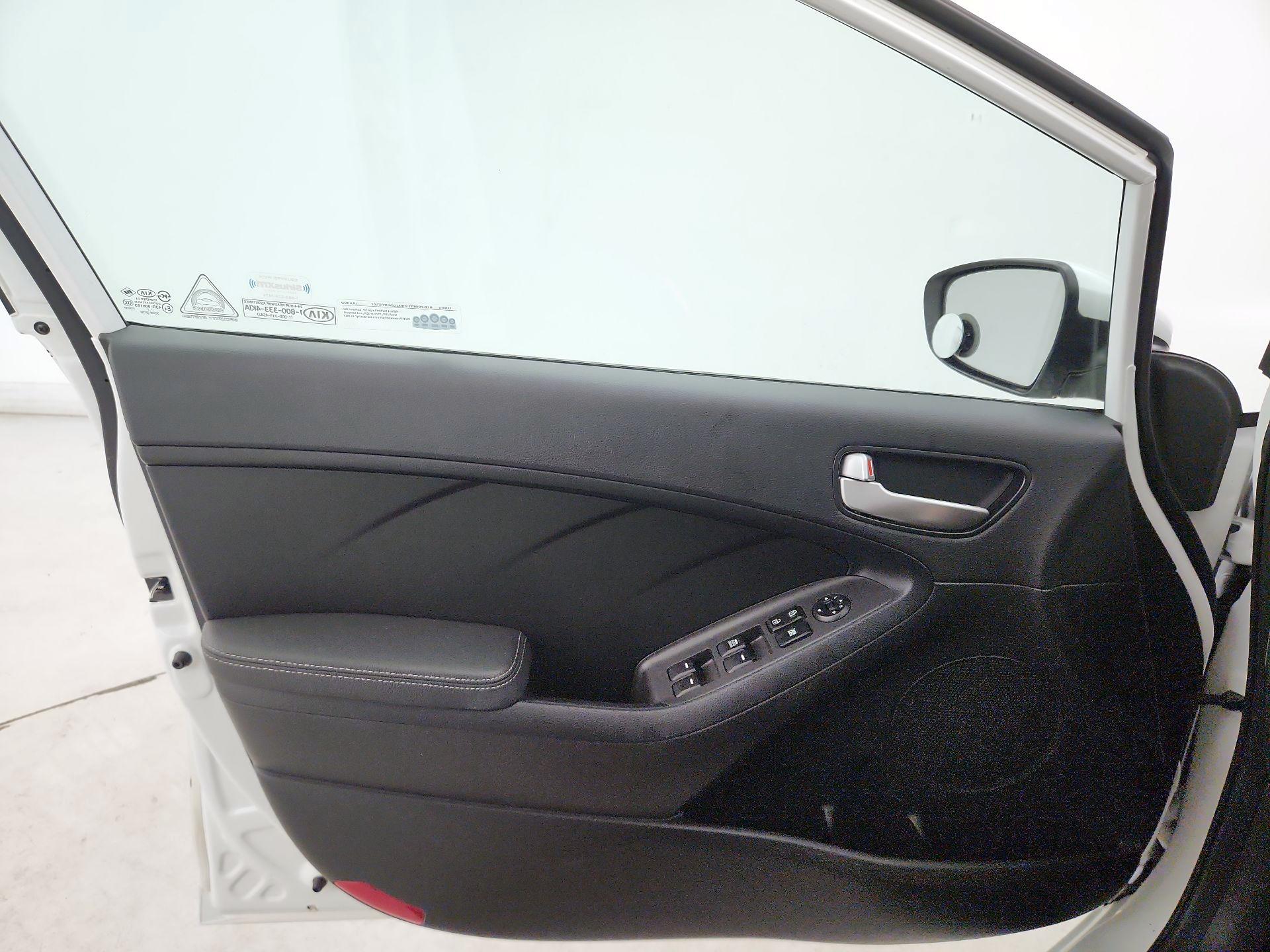 Thumbnail: 2018 Kia Forte - 12