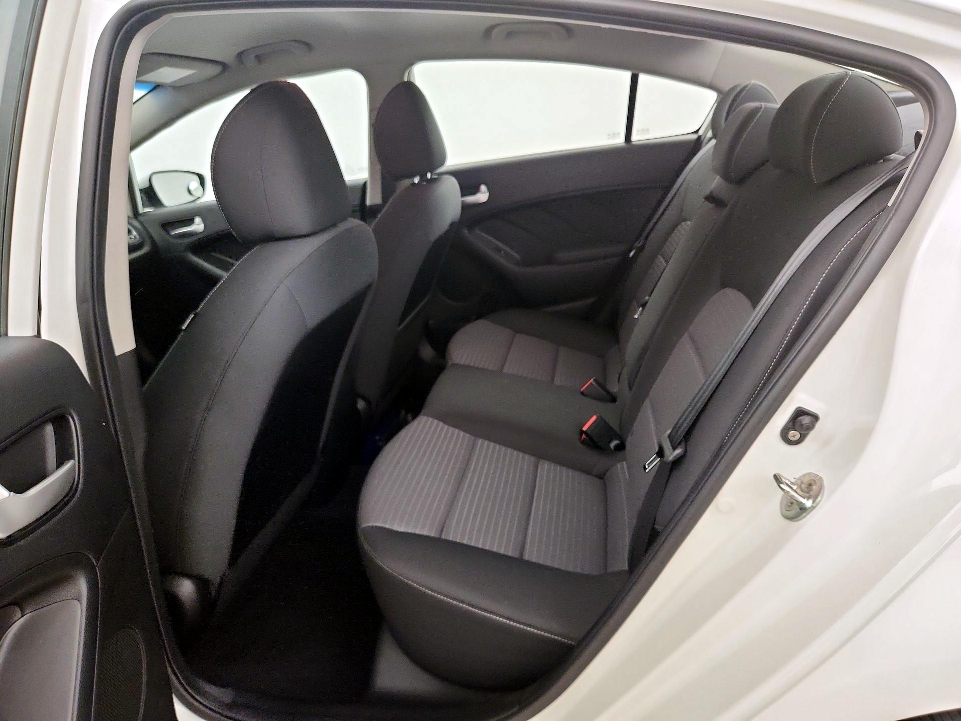 Thumbnail: 2018 Kia Forte - 19