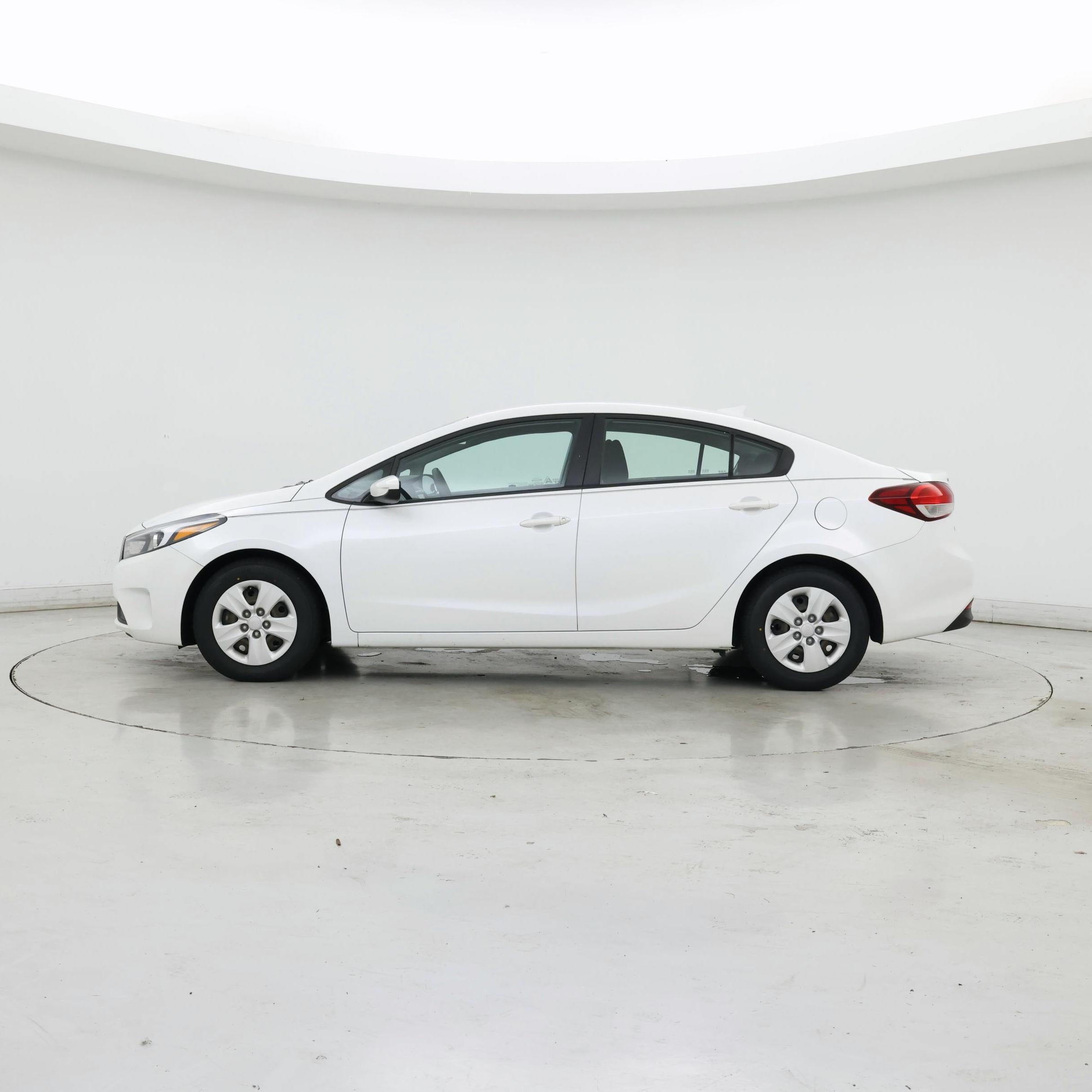 Thumbnail: 2018 Kia Forte - 3