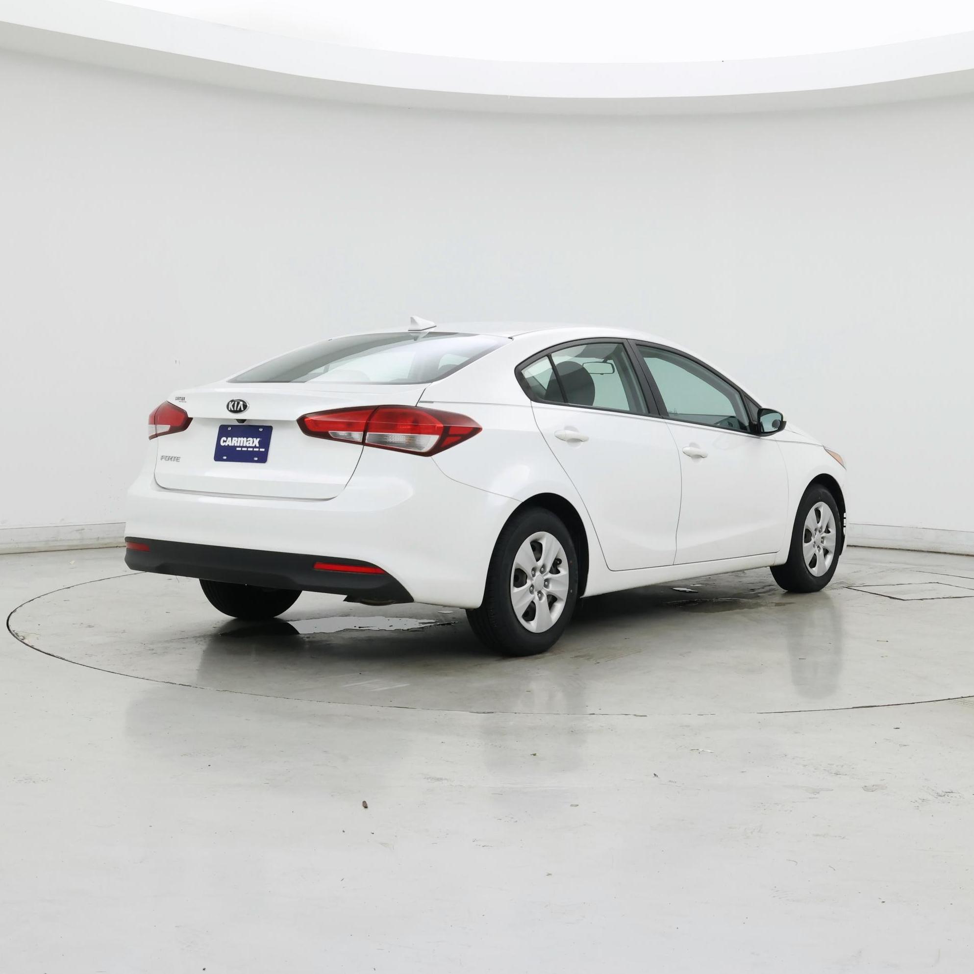 Thumbnail: 2018 Kia Forte - 8