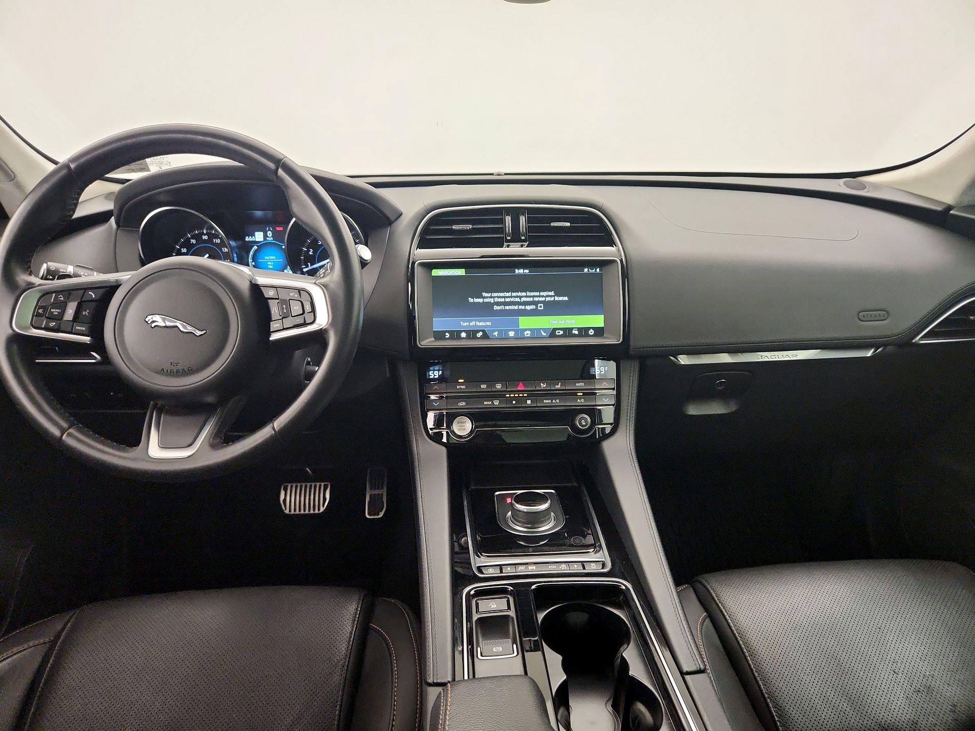 Thumbnail: 2019 Jaguar F-Pace - 9