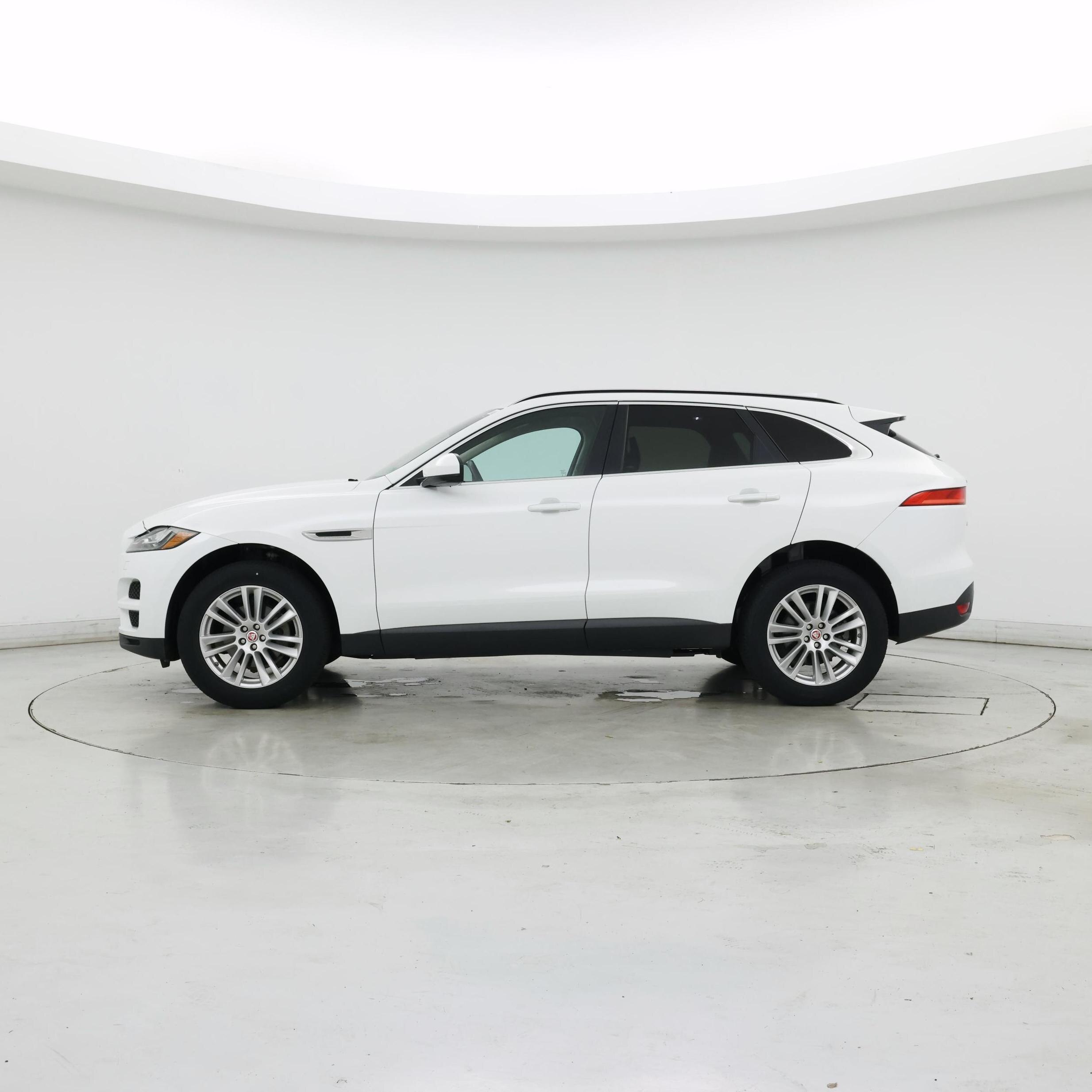 Thumbnail: 2019 Jaguar F-Pace - 3