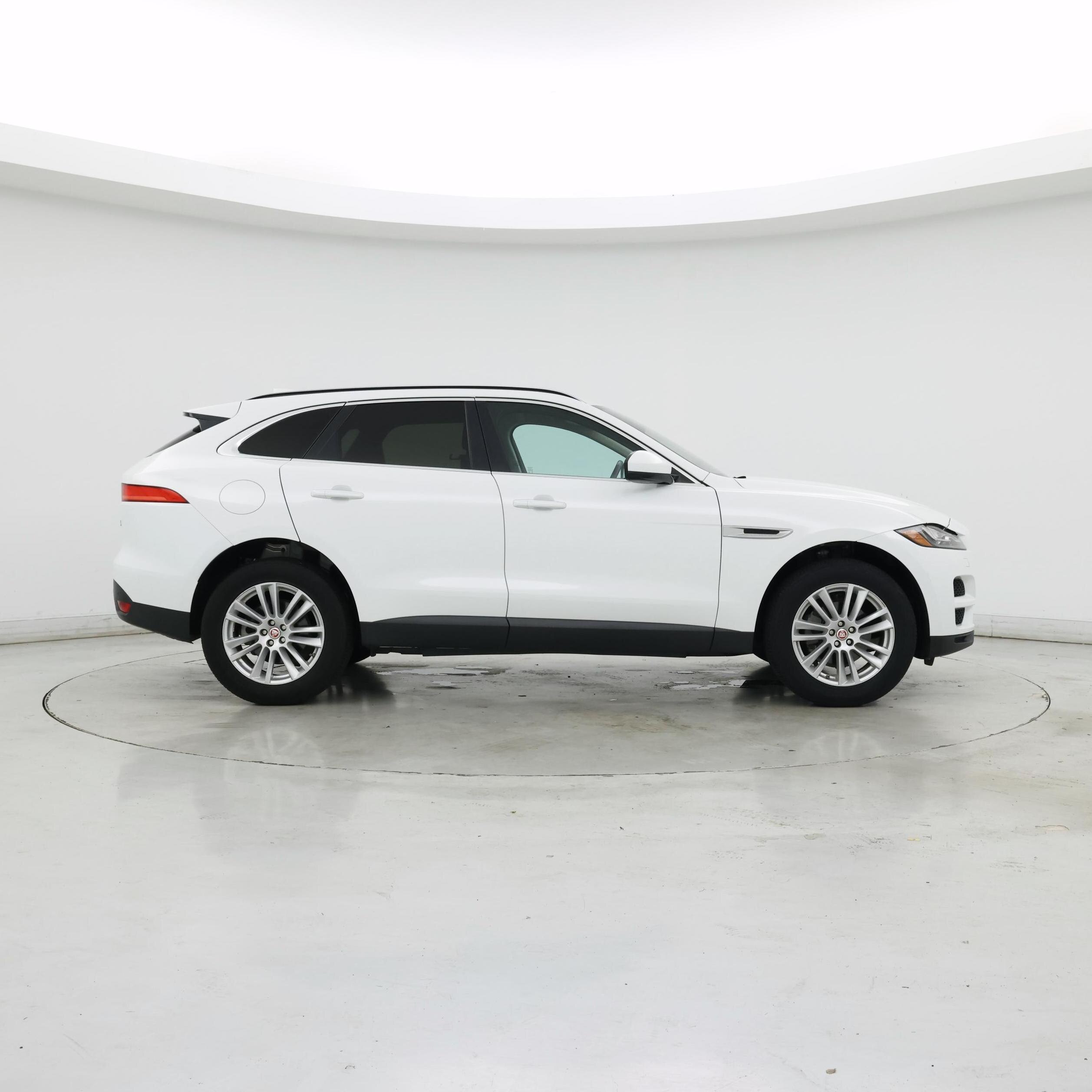 Thumbnail: 2019 Jaguar F-Pace - 7