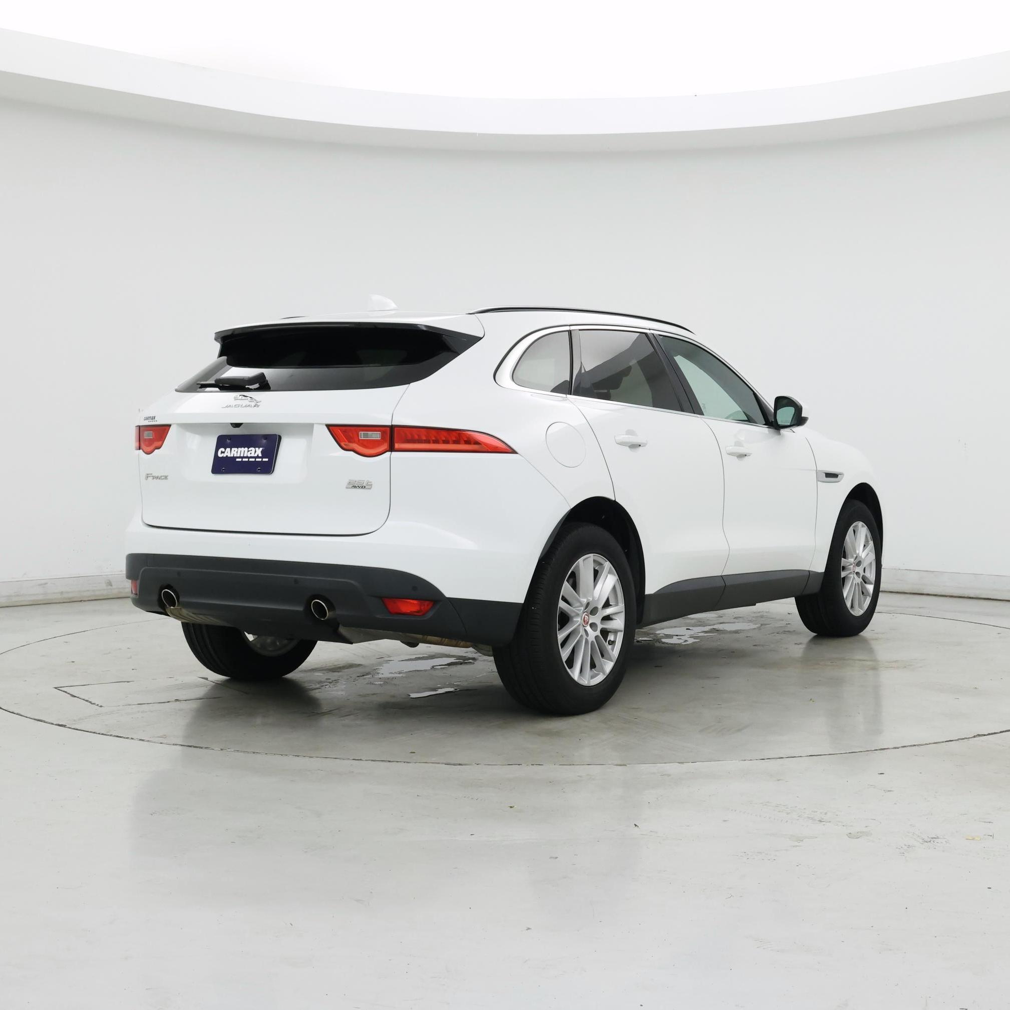 Thumbnail: 2019 Jaguar F-Pace - 8