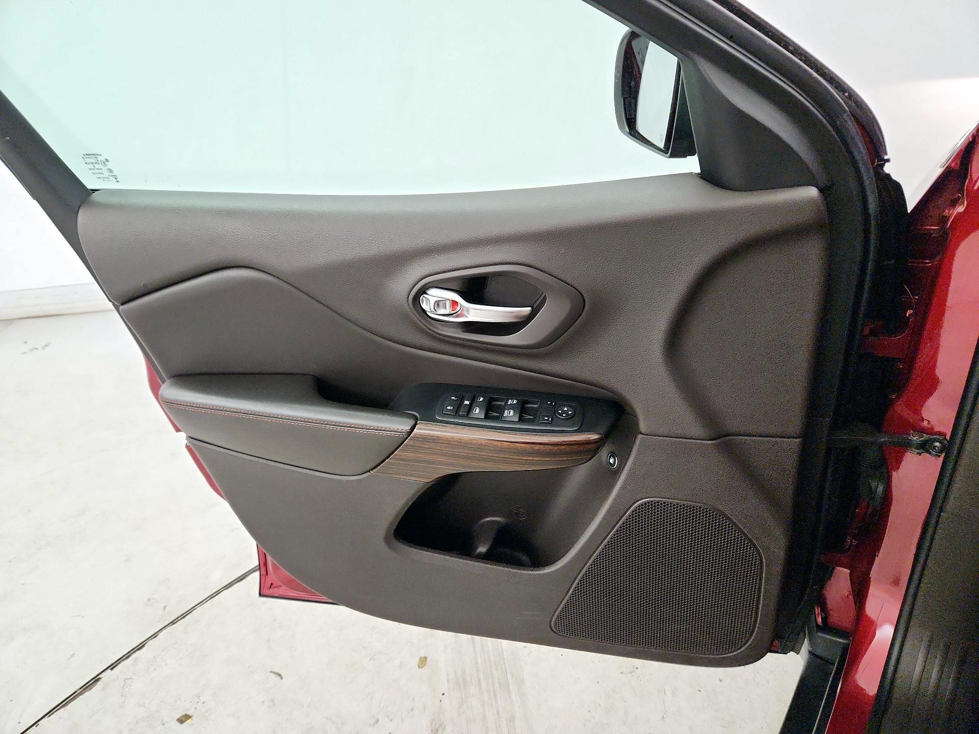 Thumbnail: 2014 Jeep Cherokee - 12