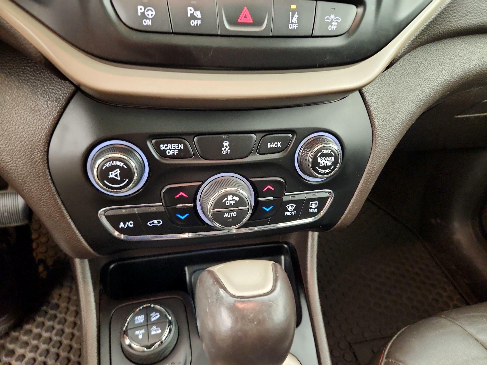 Thumbnail: 2014 Jeep Cherokee - 16