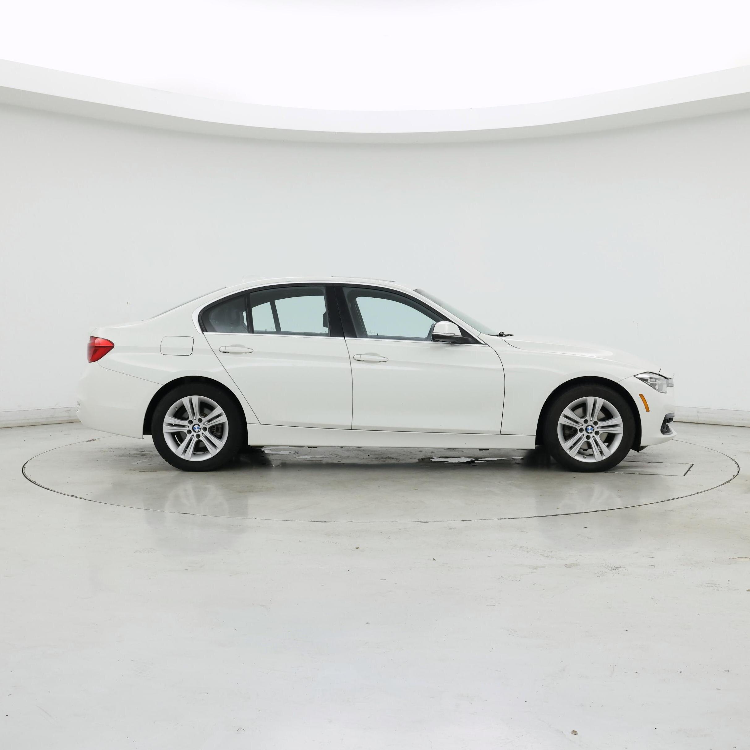 Thumbnail: 2018 BMW 3 Series - 7