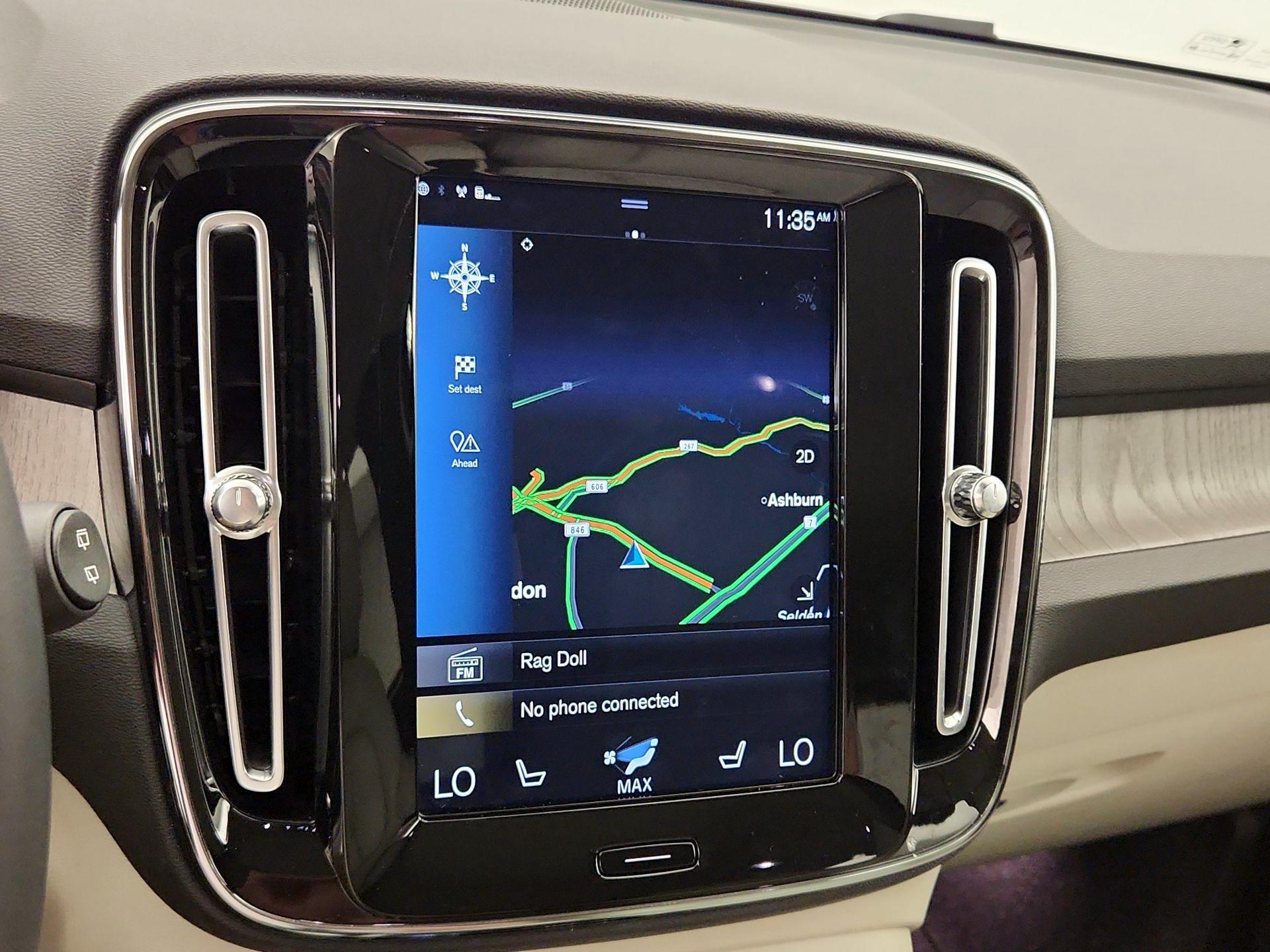 Thumbnail: 2021 Volvo XC40 - 14