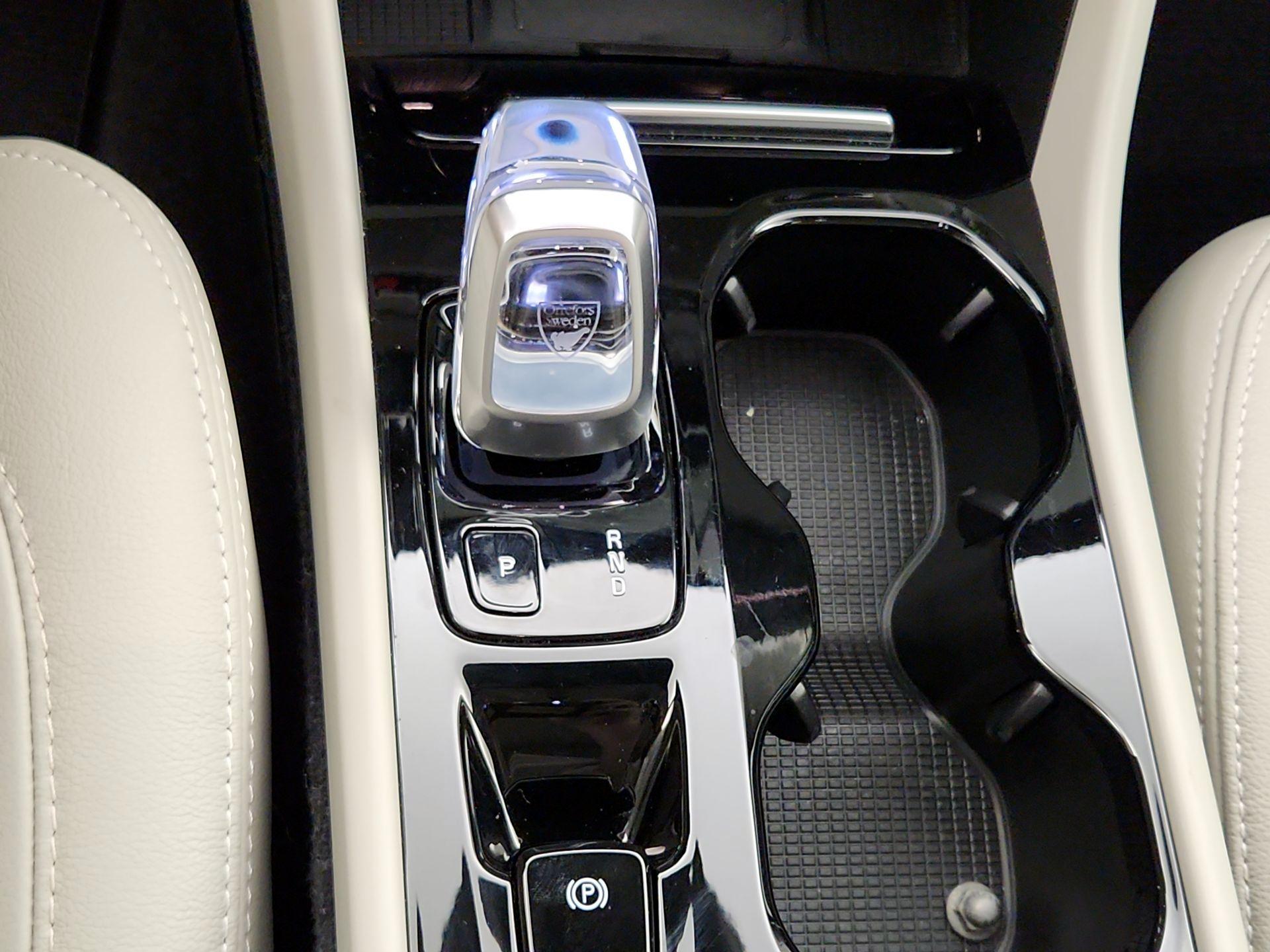 Thumbnail: 2021 Volvo XC40 - 18