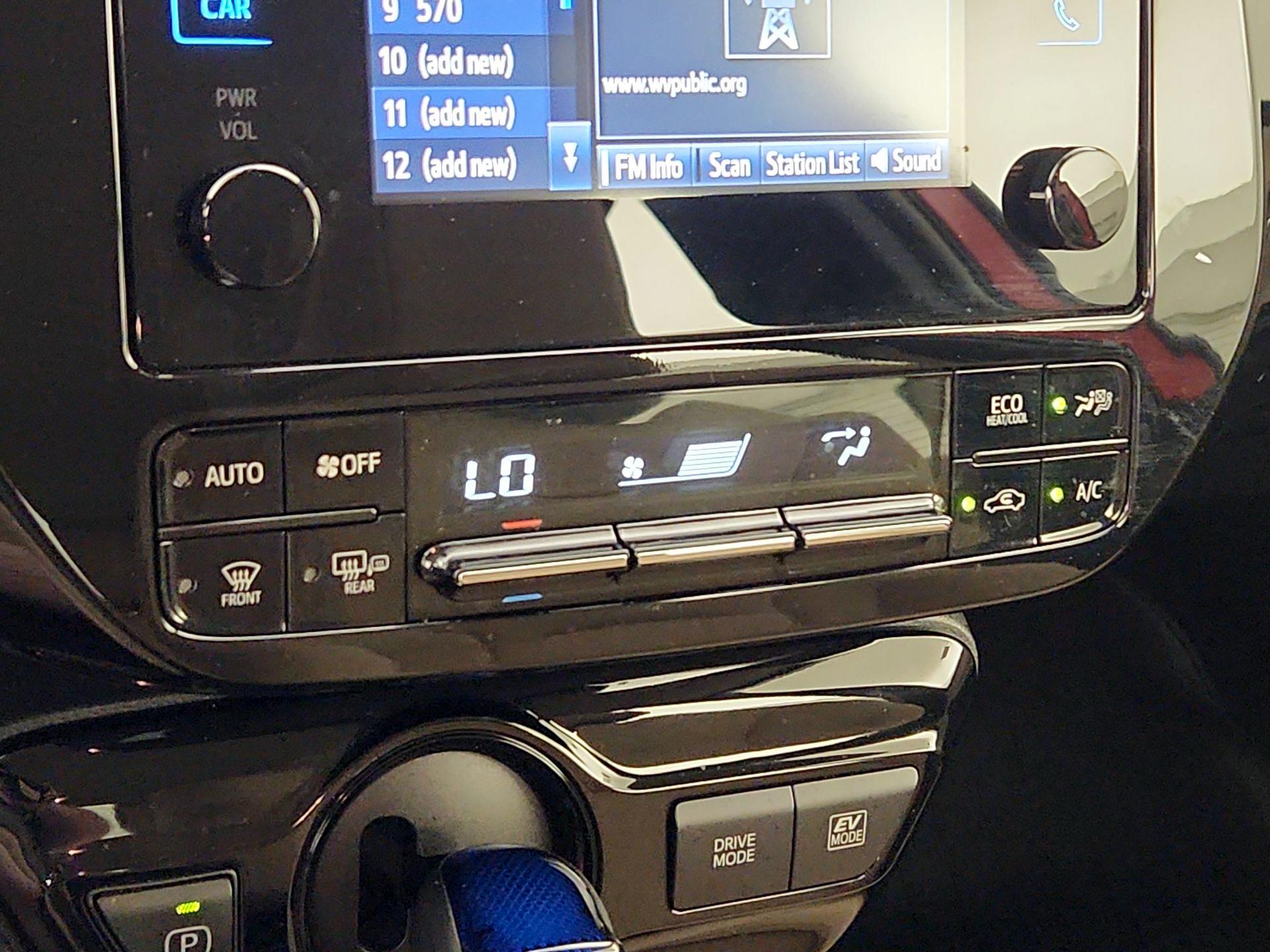 Thumbnail: 2019 Toyota Prius - 16