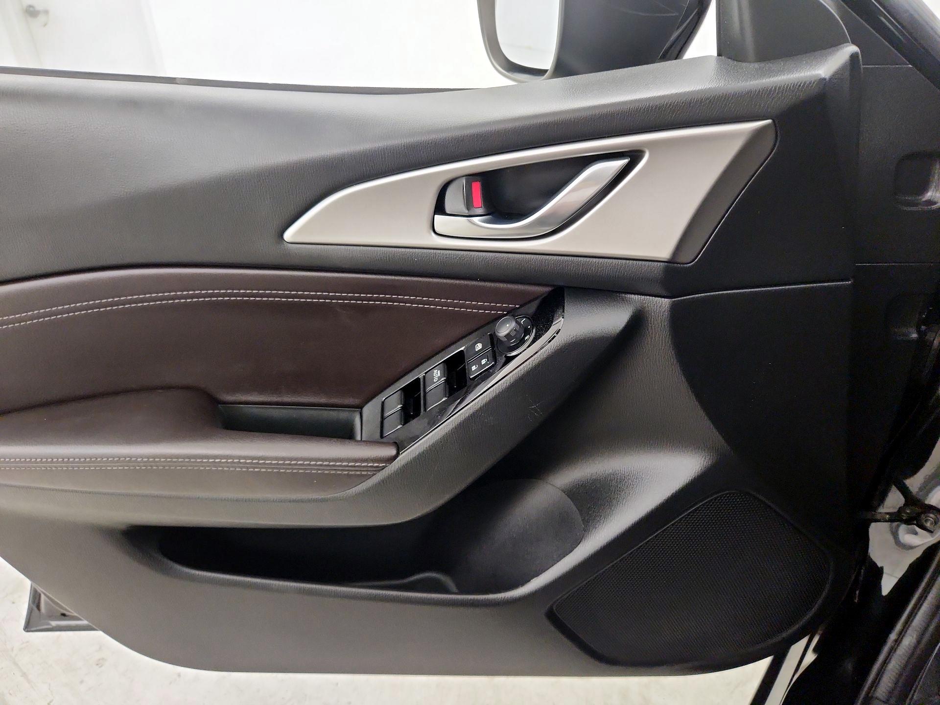 Thumbnail: 2017 Mazda Mazda3 - 12