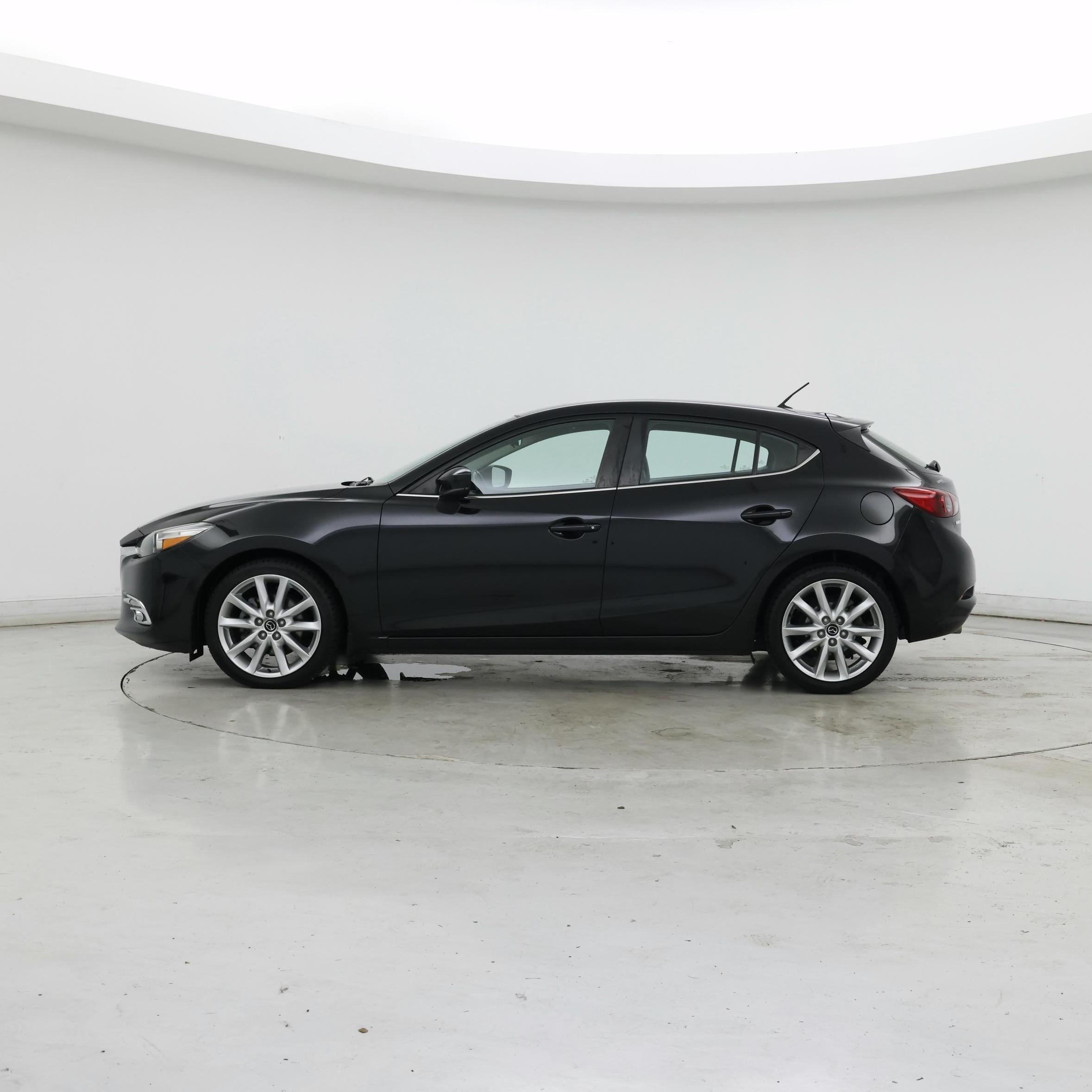 Thumbnail: 2017 Mazda Mazda3 - 3