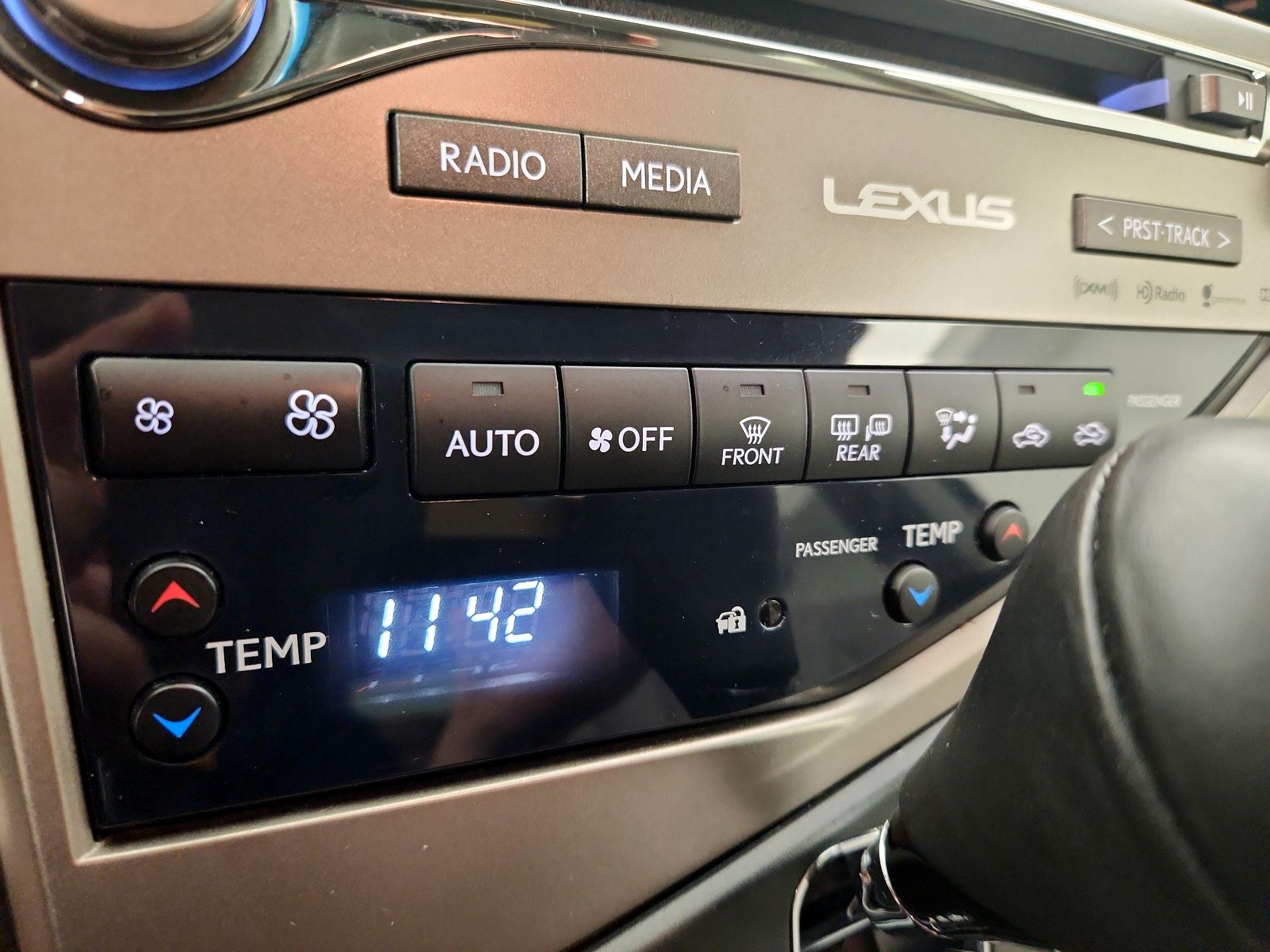 Thumbnail: 2015 Lexus RX - 17