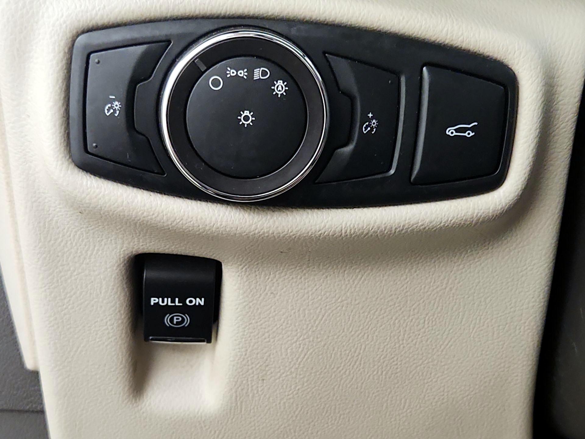 Thumbnail: 2018 Lincoln MKX - 13