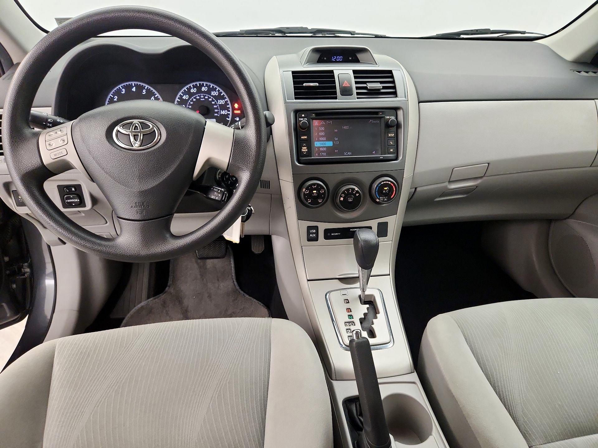 Thumbnail: 2013 Toyota Corolla - 9
