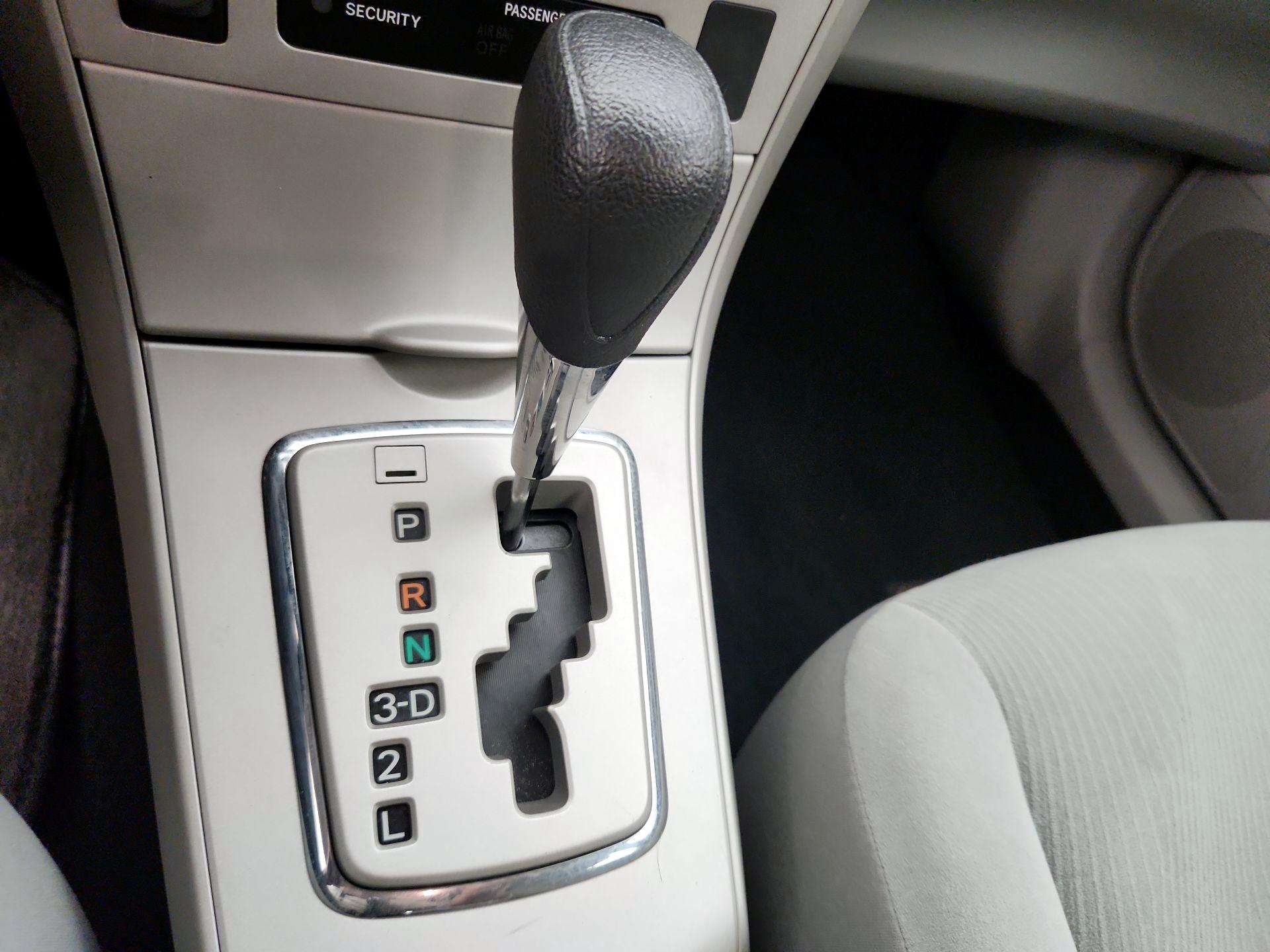 Thumbnail: 2013 Toyota Corolla - 16