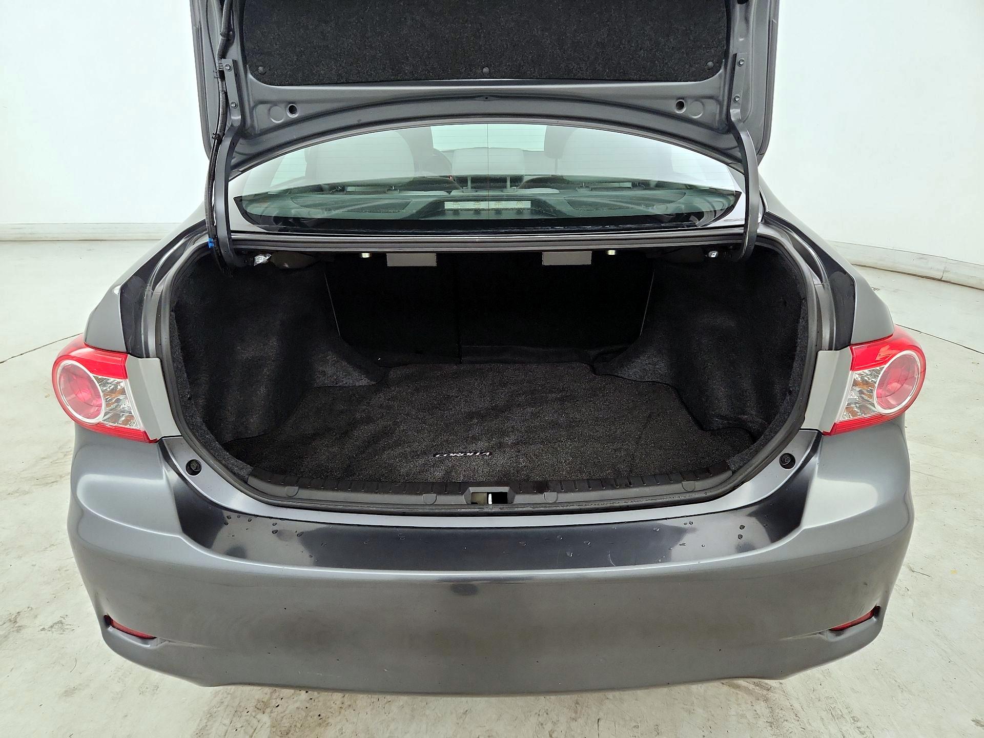 Thumbnail: 2013 Toyota Corolla - 19