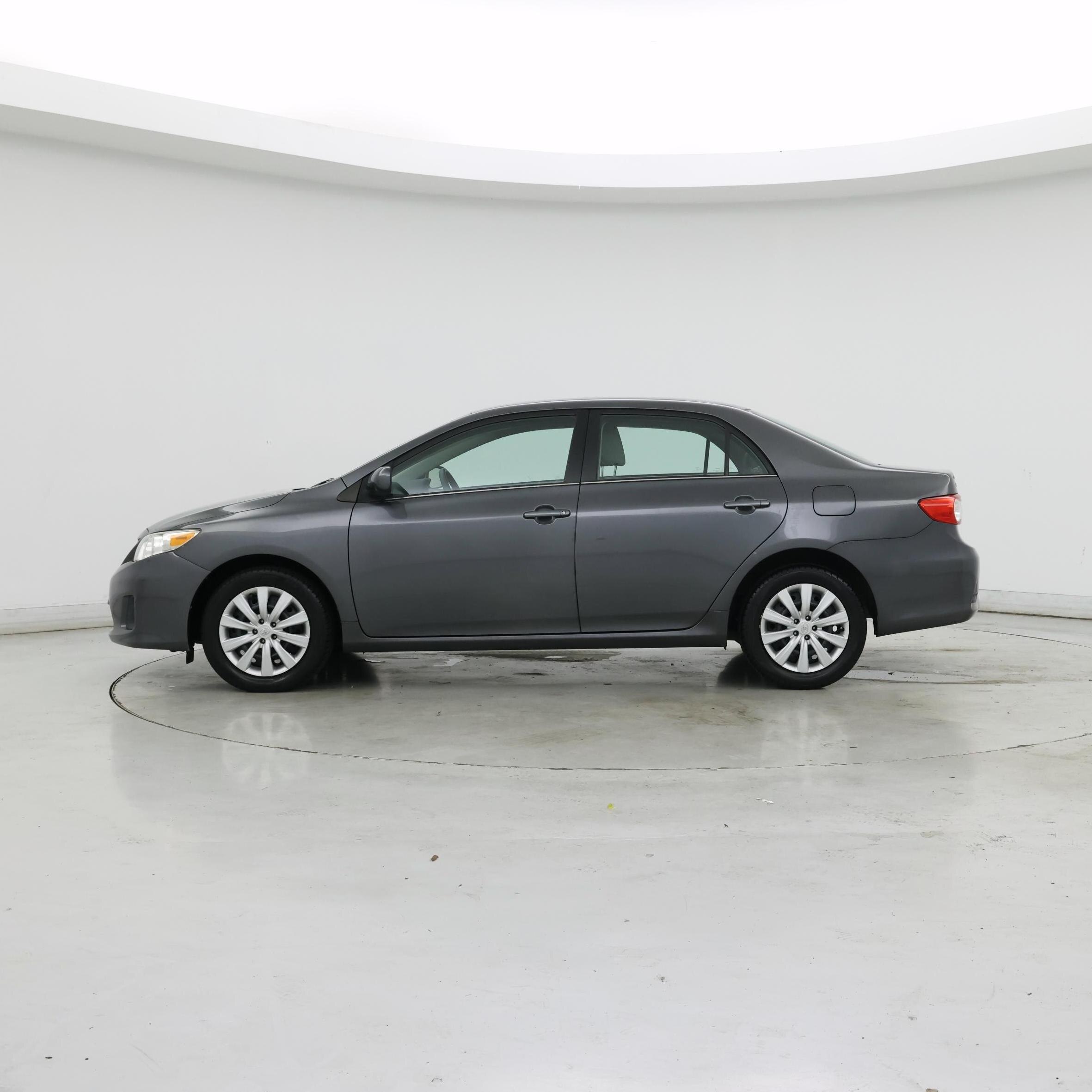 Thumbnail: 2013 Toyota Corolla - 3