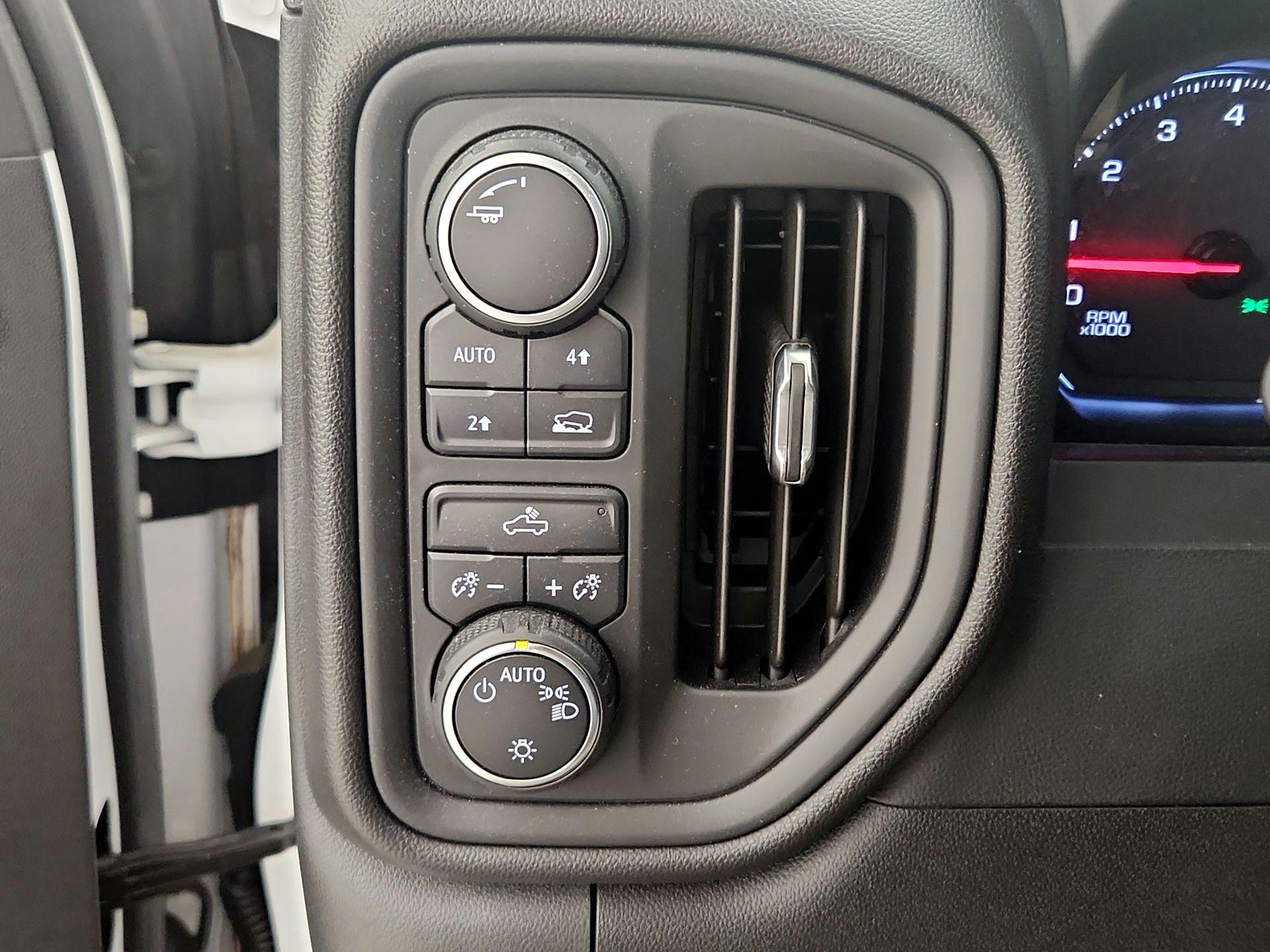 Thumbnail: 2020 Chevrolet Silverado 1500 - 13