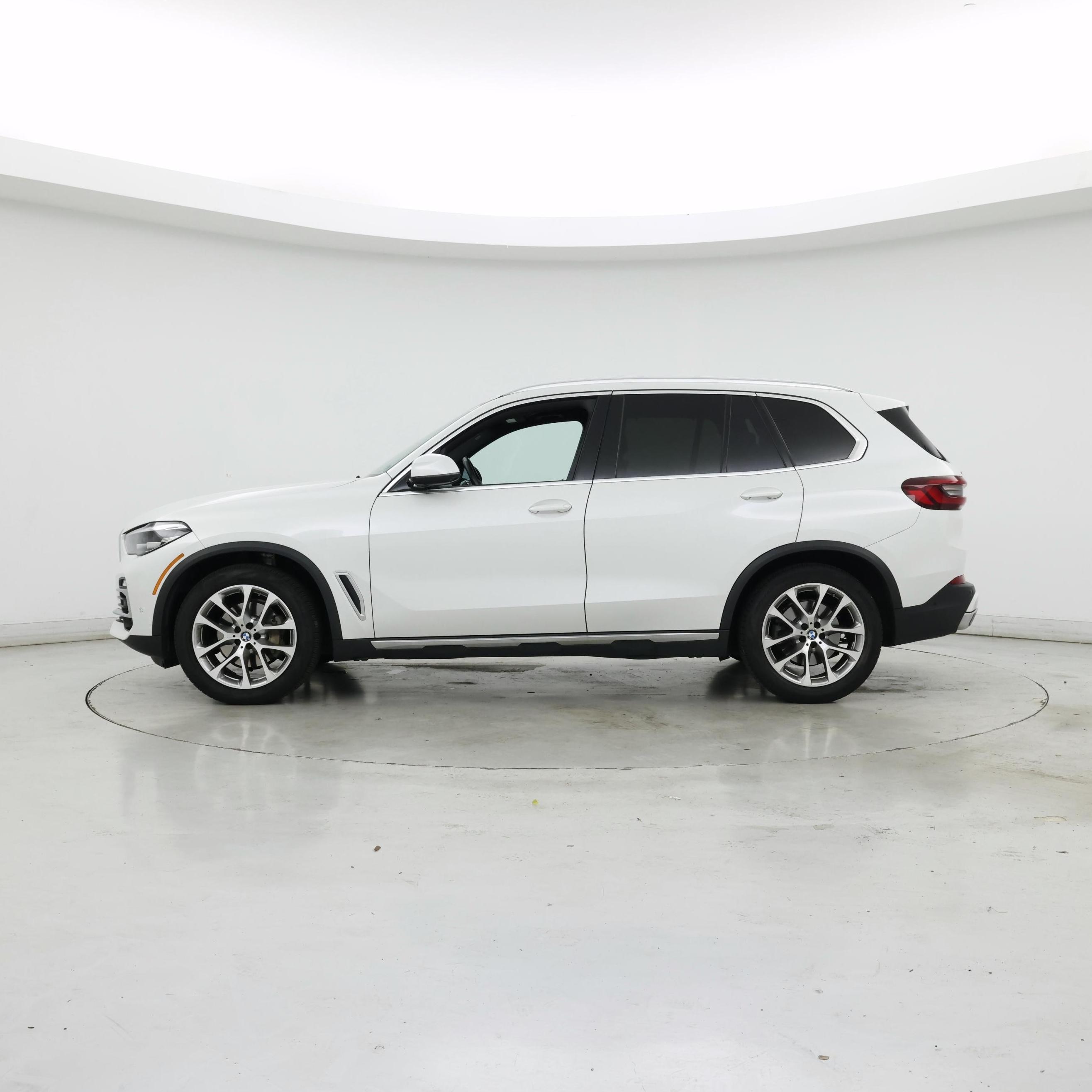 Thumbnail: 2021 BMW X5 - 3