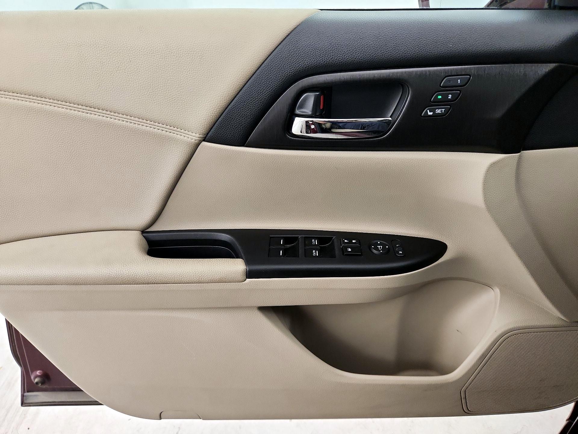 Thumbnail: 2013 Honda Accord - 12