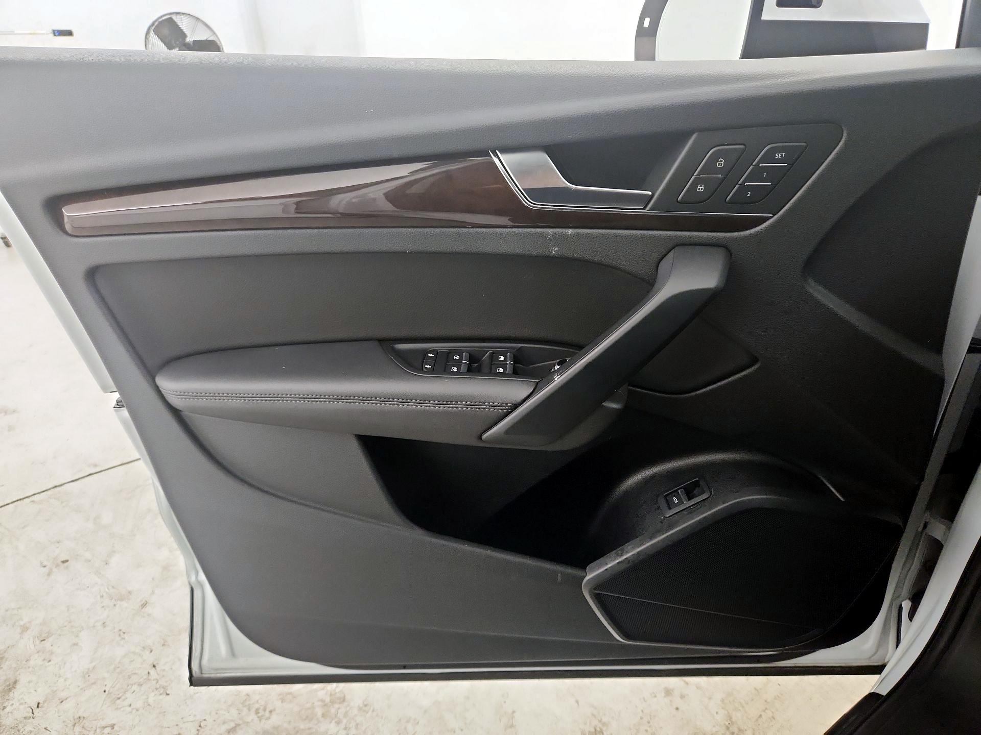 Thumbnail: 2019 Audi Q5 - 12