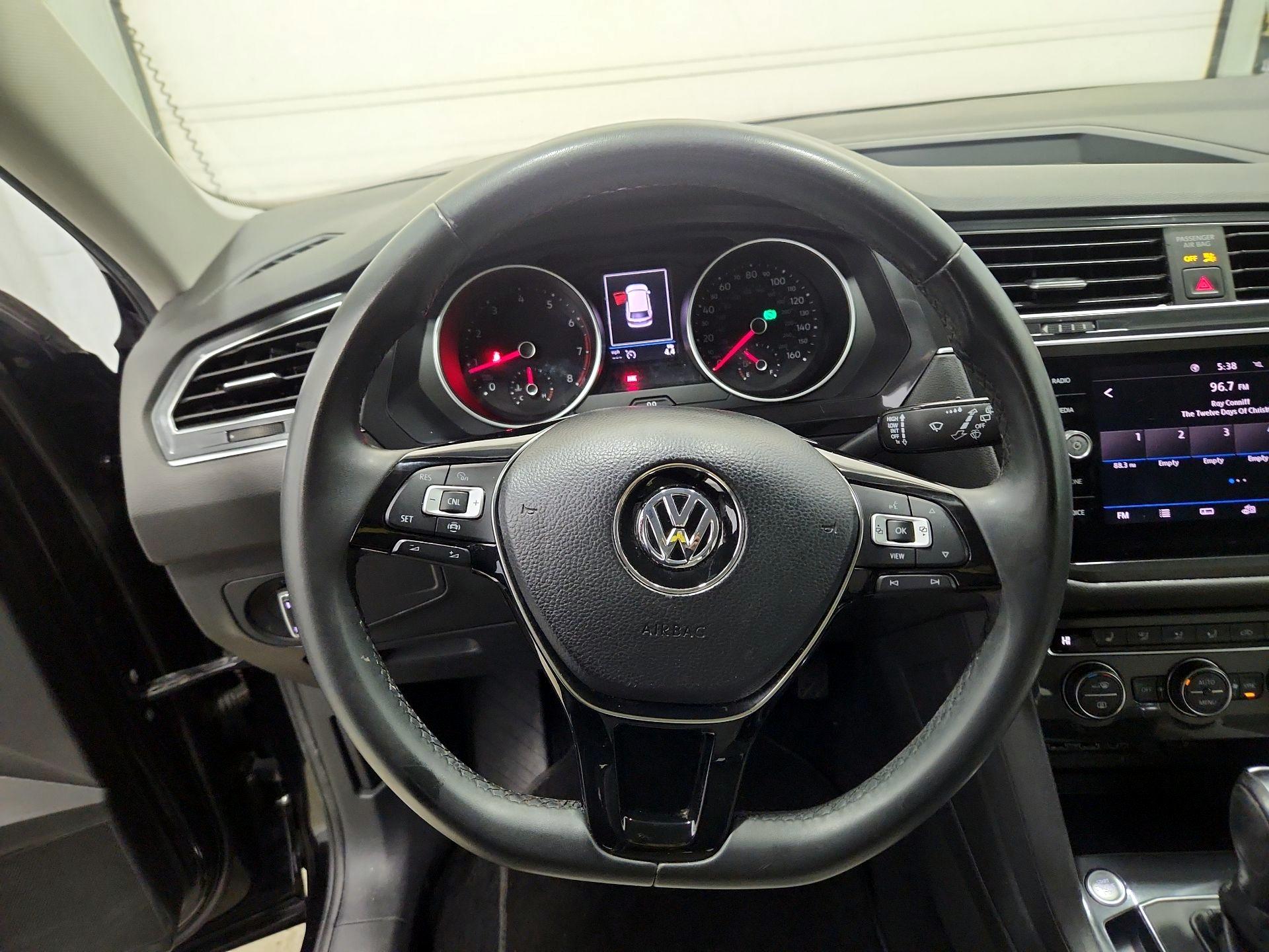 Thumbnail: 2020 Volkswagen Tiguan - 10