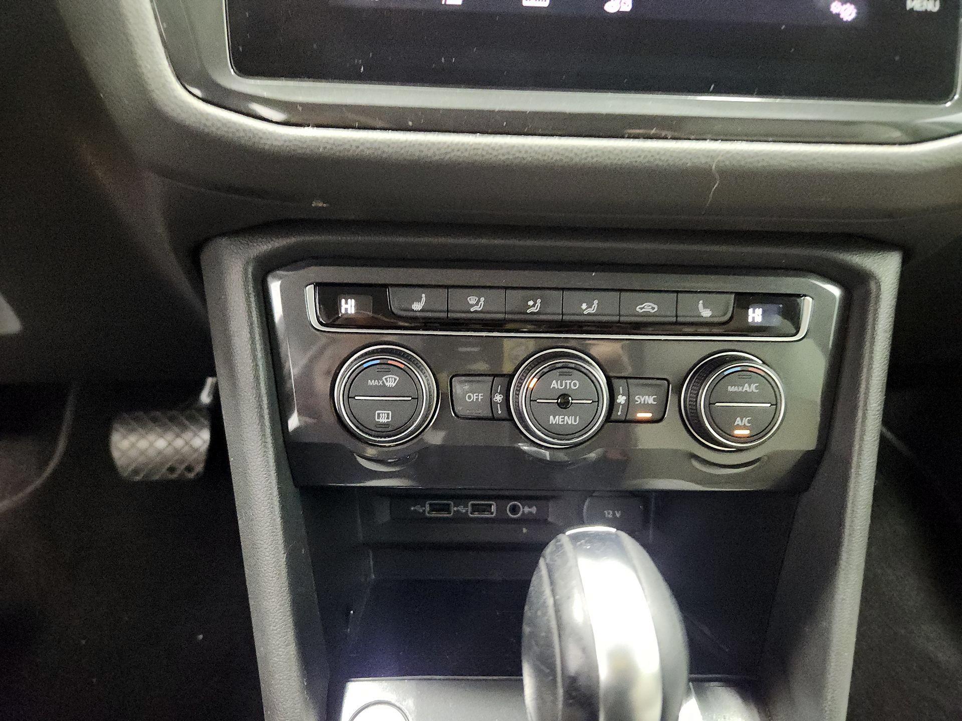 Thumbnail: 2020 Volkswagen Tiguan - 16