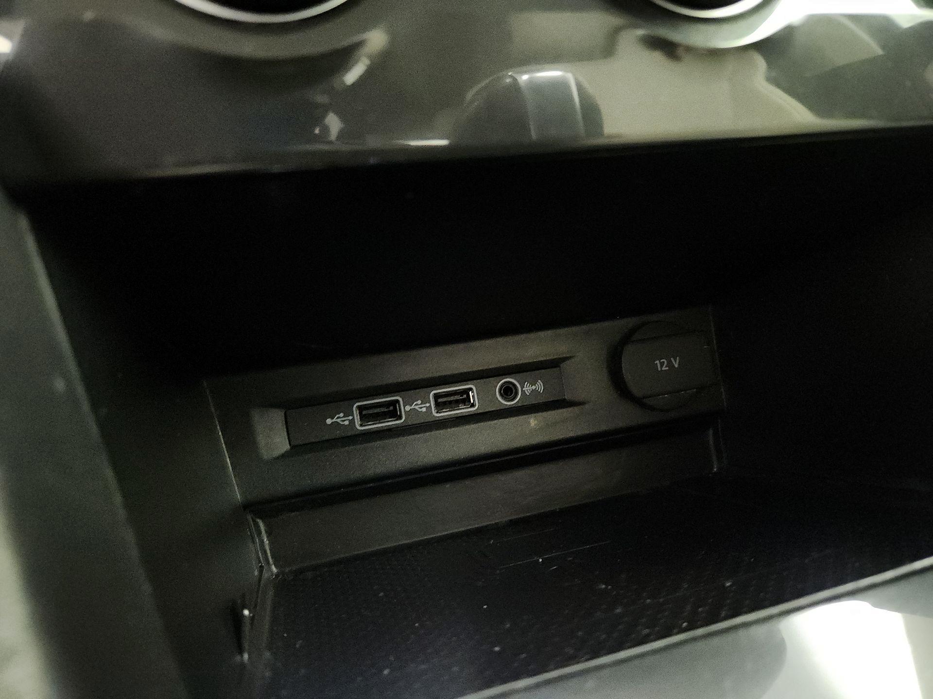 Thumbnail: 2020 Volkswagen Tiguan - 18