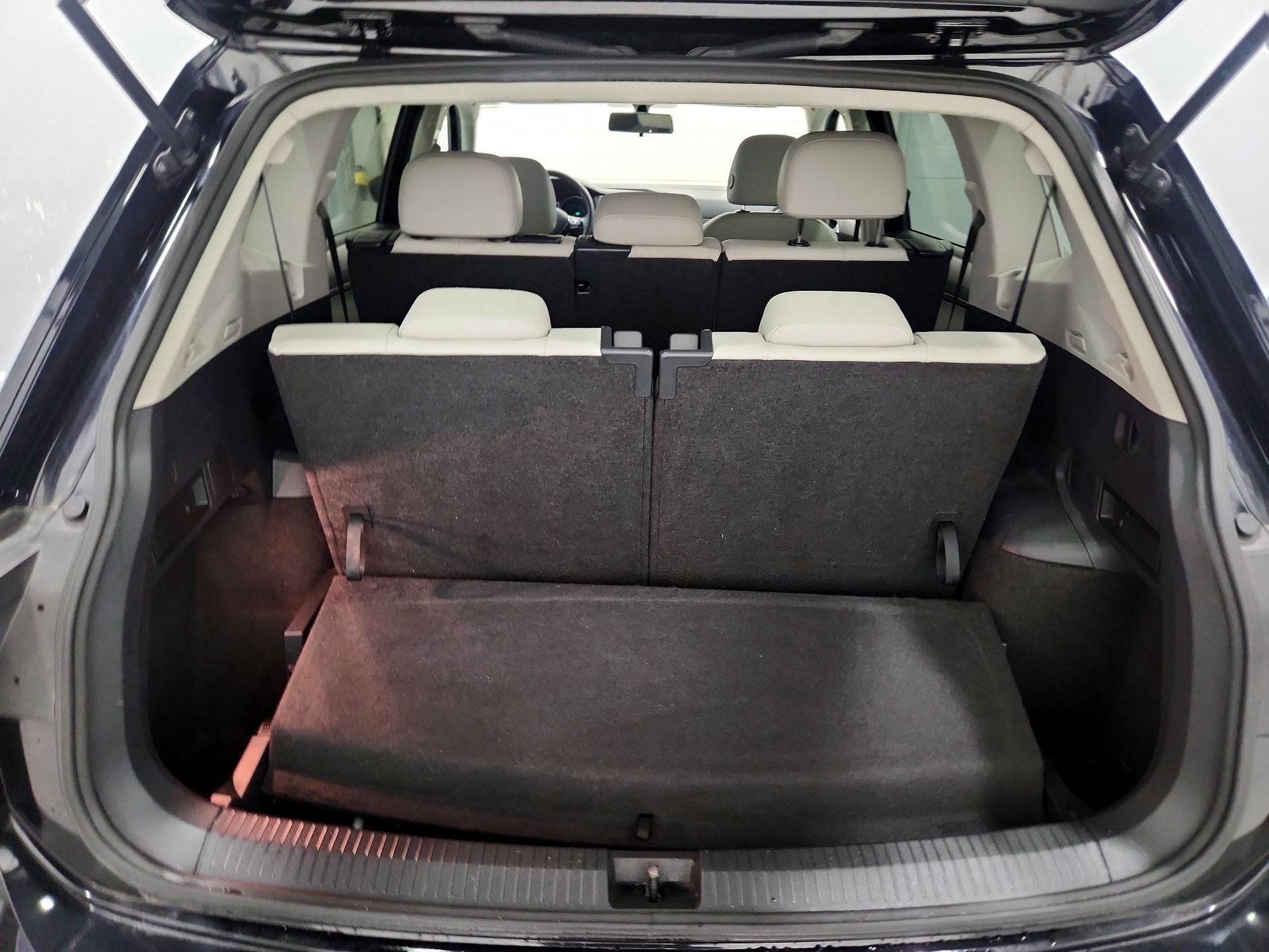 Thumbnail: 2020 Volkswagen Tiguan - 20