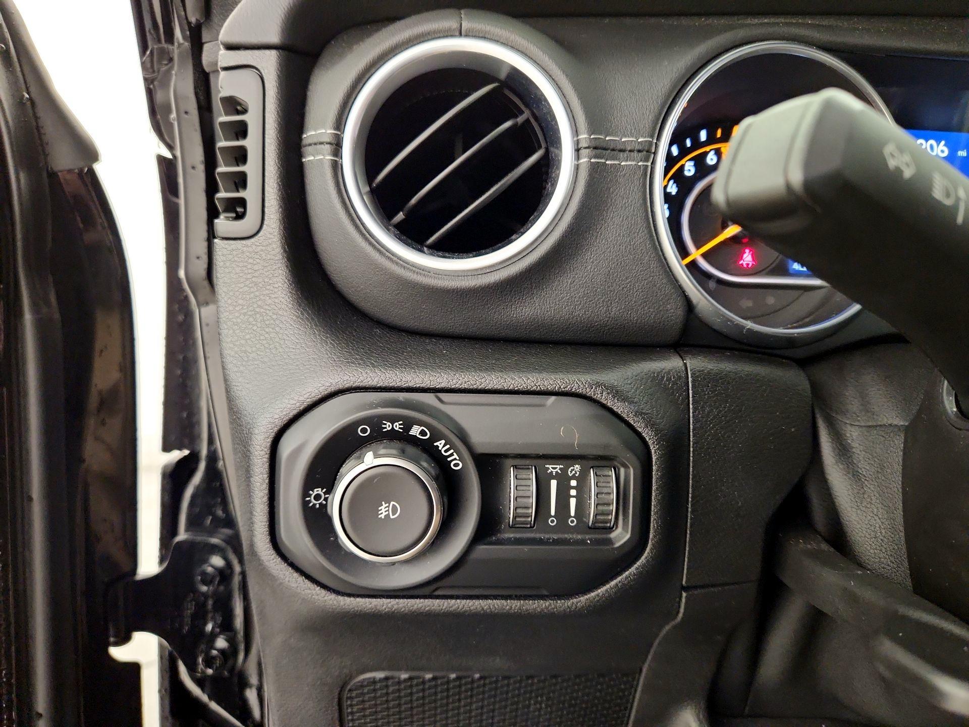 Thumbnail: 2021 Jeep Wrangler - 13