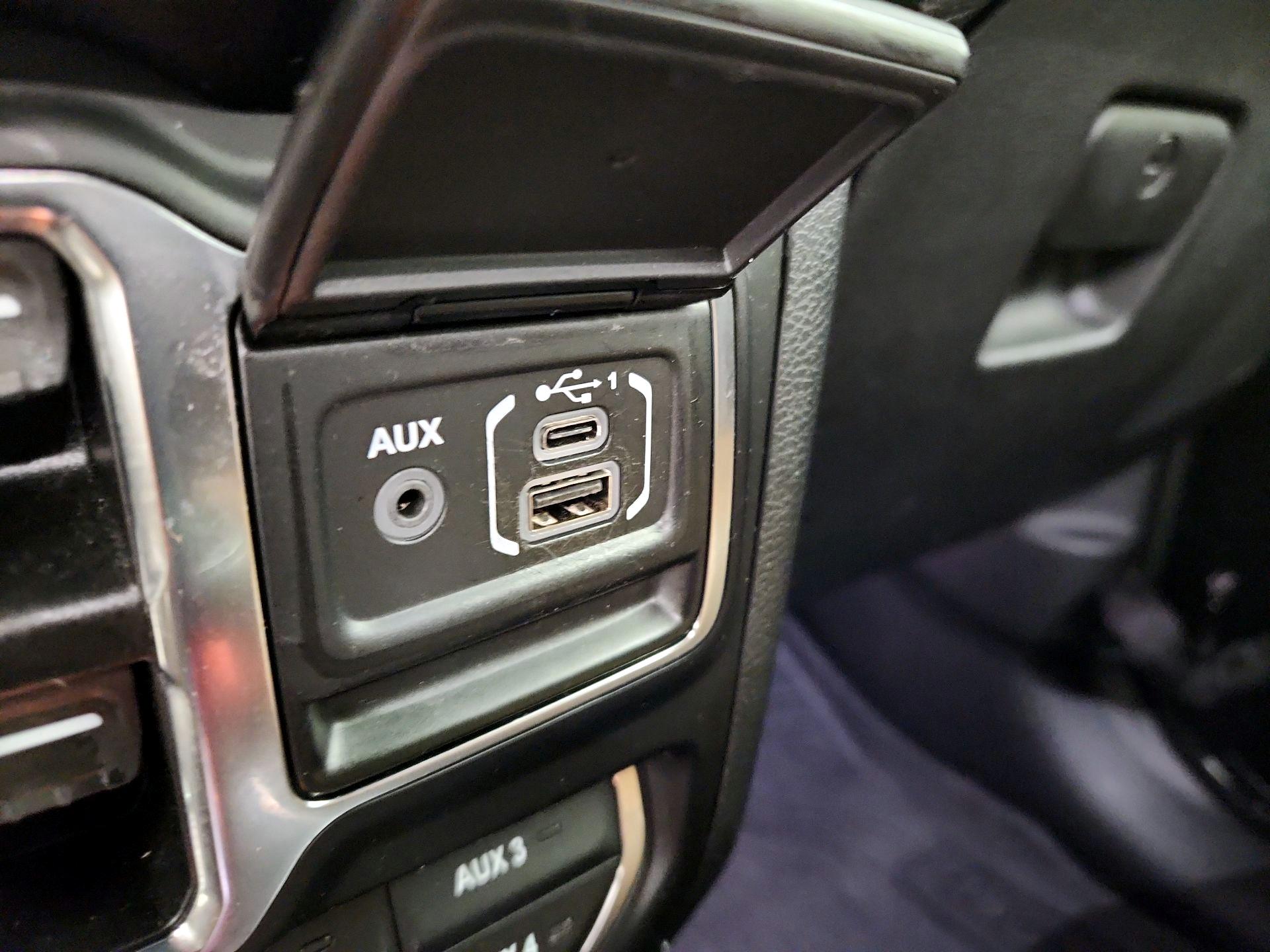 Thumbnail: 2021 Jeep Wrangler - 19