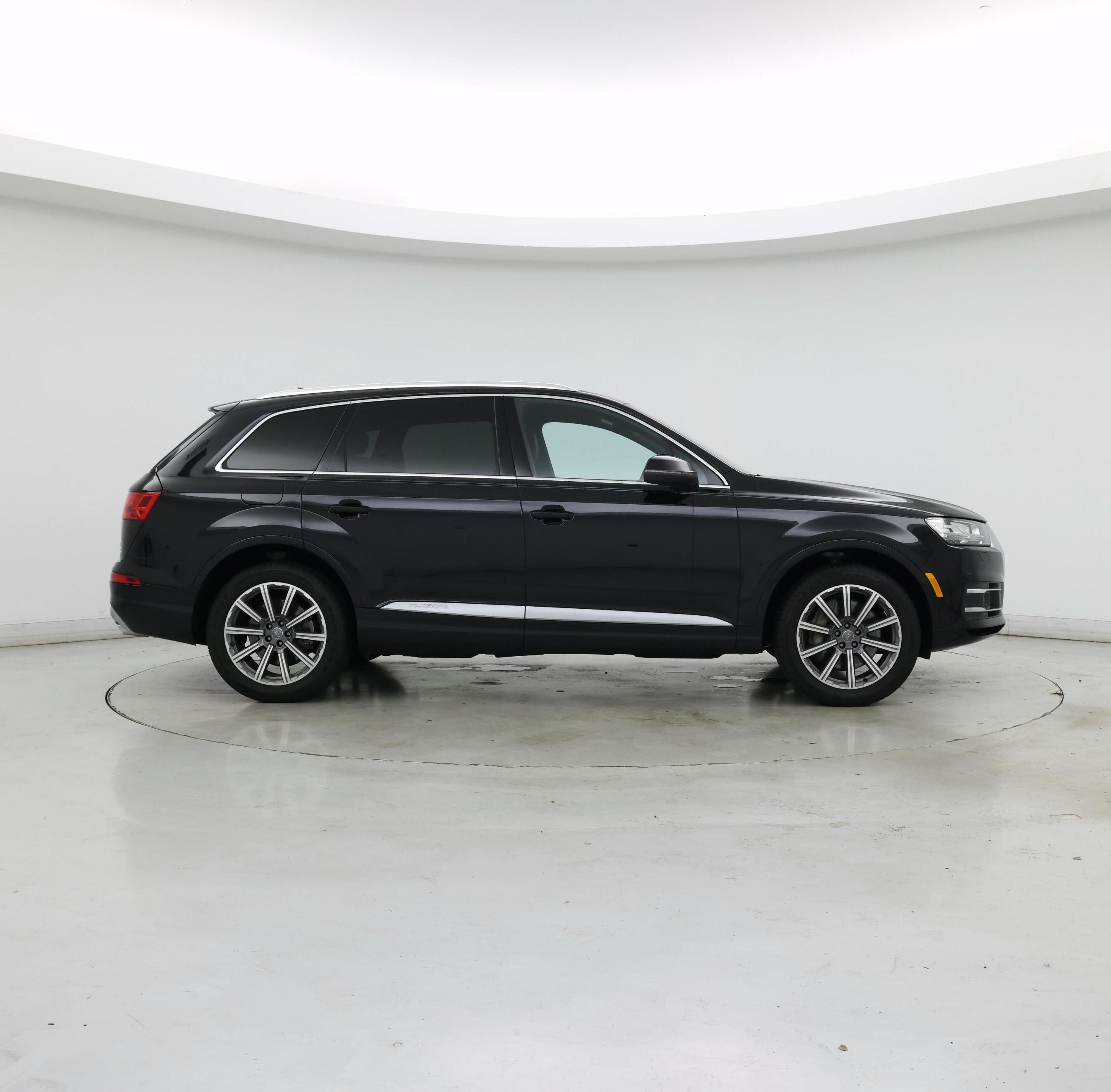 Thumbnail: 2017 Audi Q7 - 7