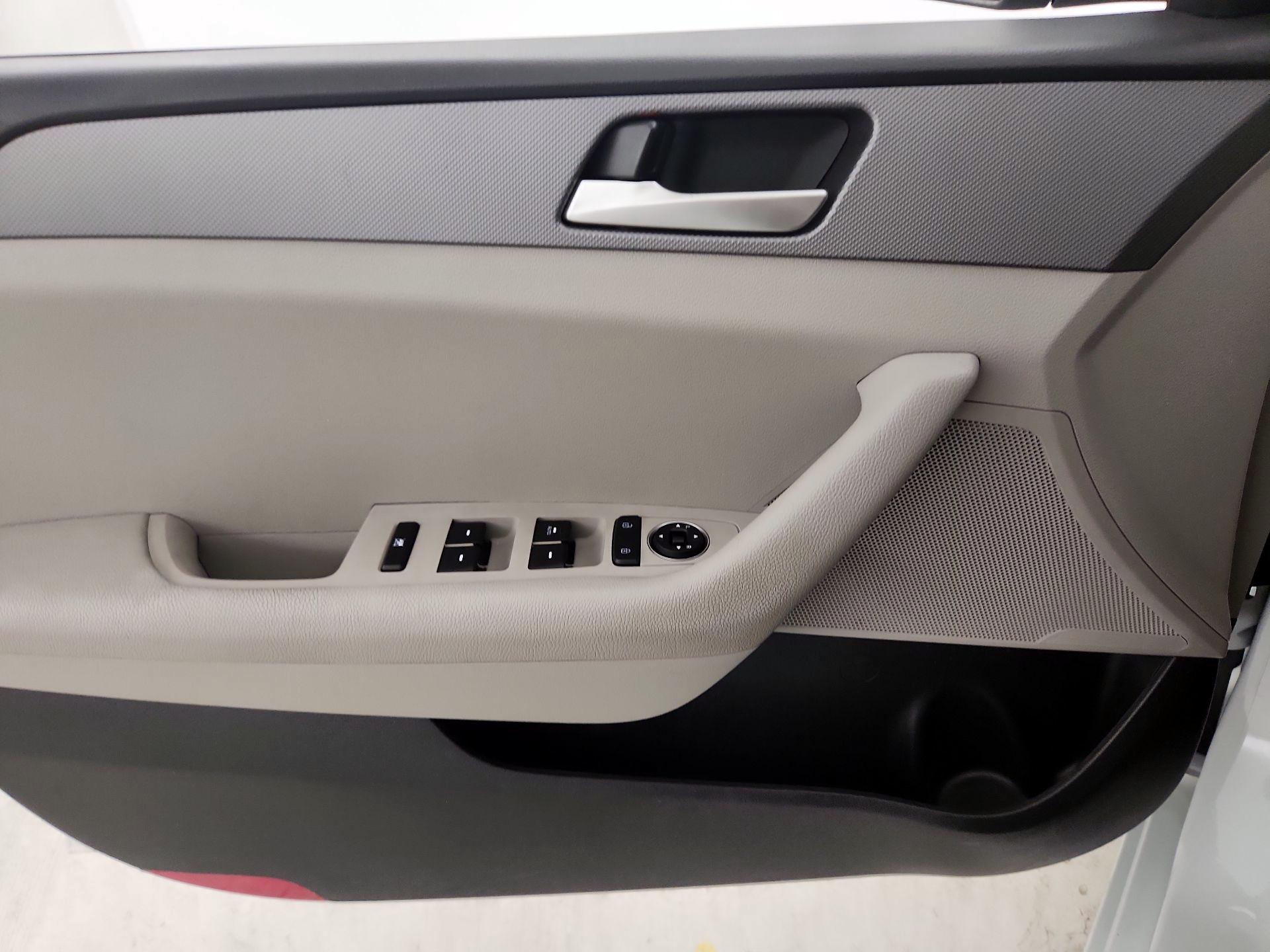 Thumbnail: 2018 Hyundai Sonata - 12