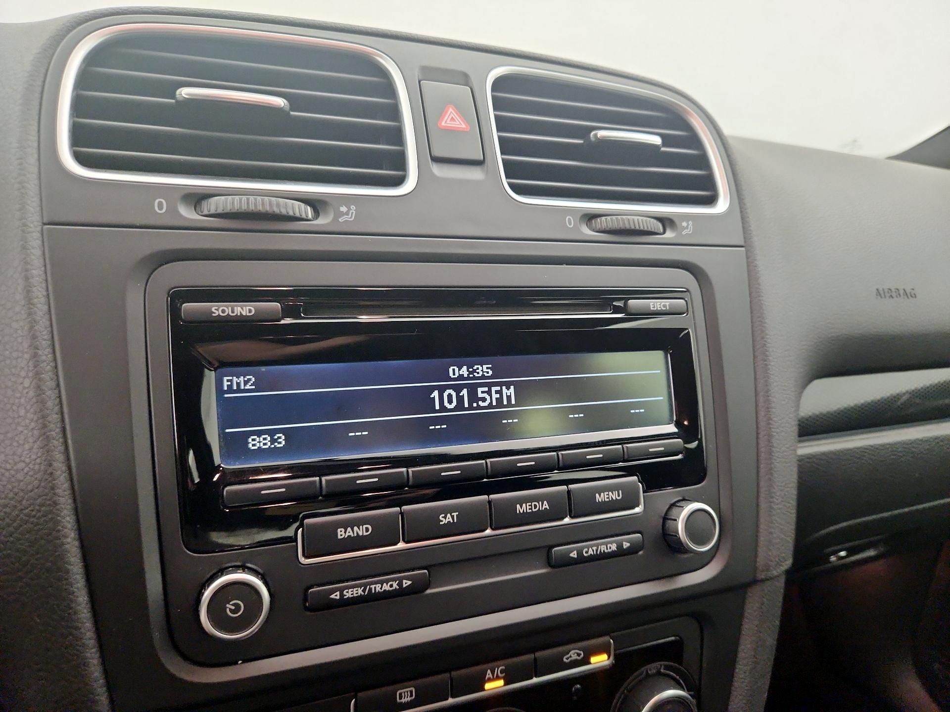 Thumbnail: 2013 Volkswagen Golf - 14