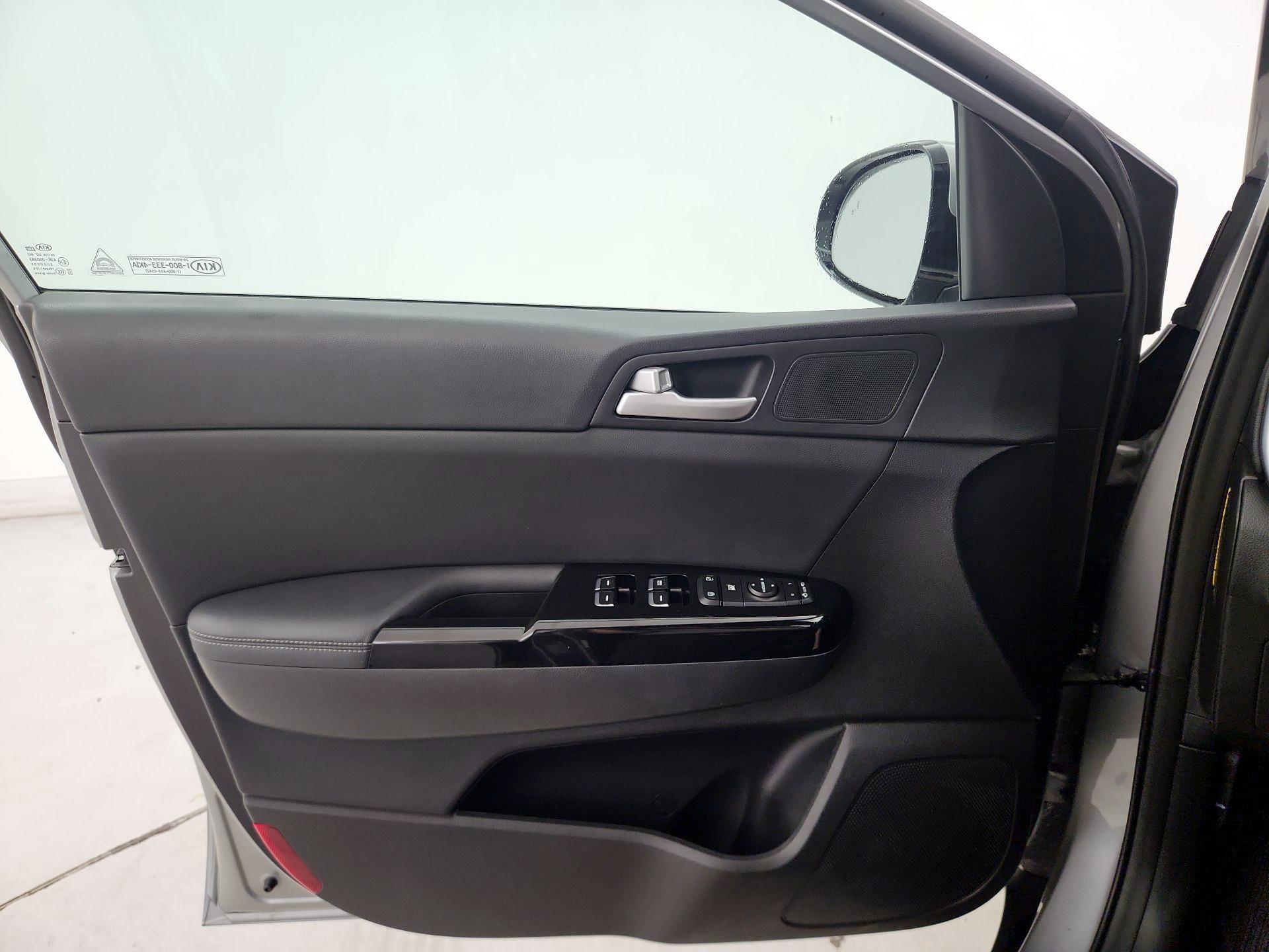 Thumbnail: 2020 Kia Sportage - 12