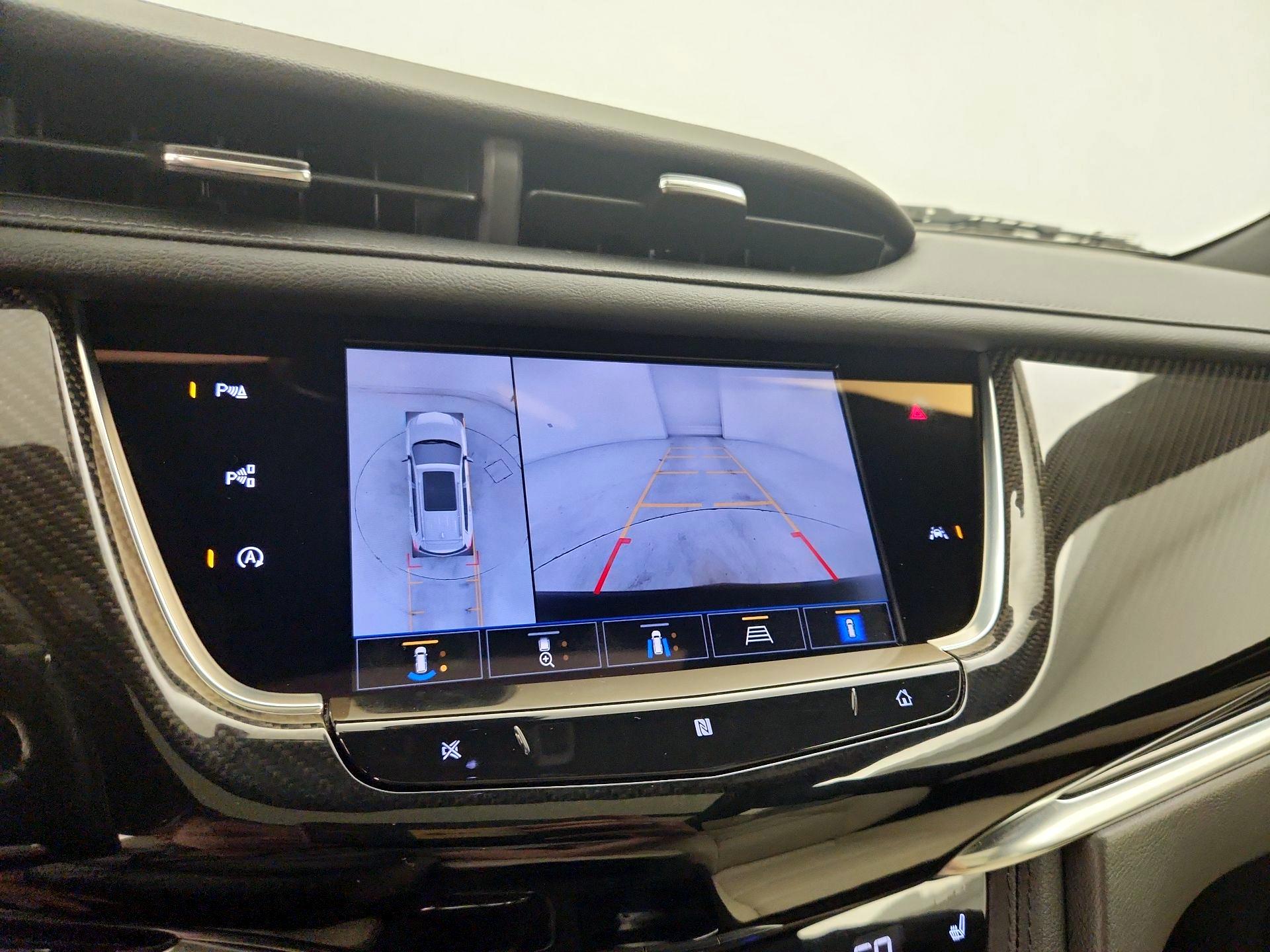 Thumbnail: 2021 Cadillac XT6 - 15