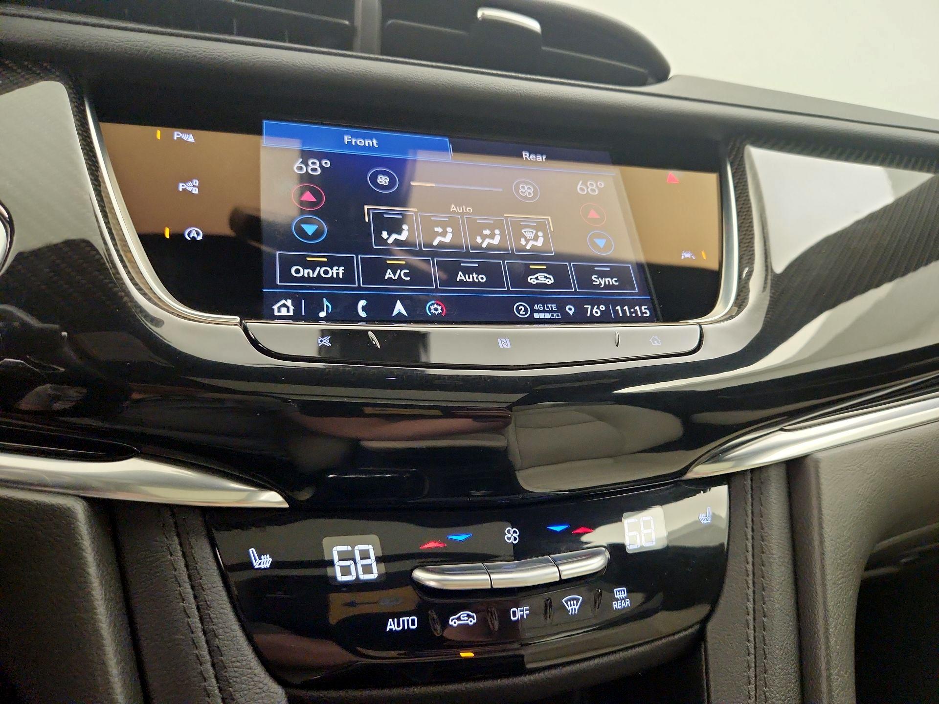 Thumbnail: 2021 Cadillac XT6 - 17